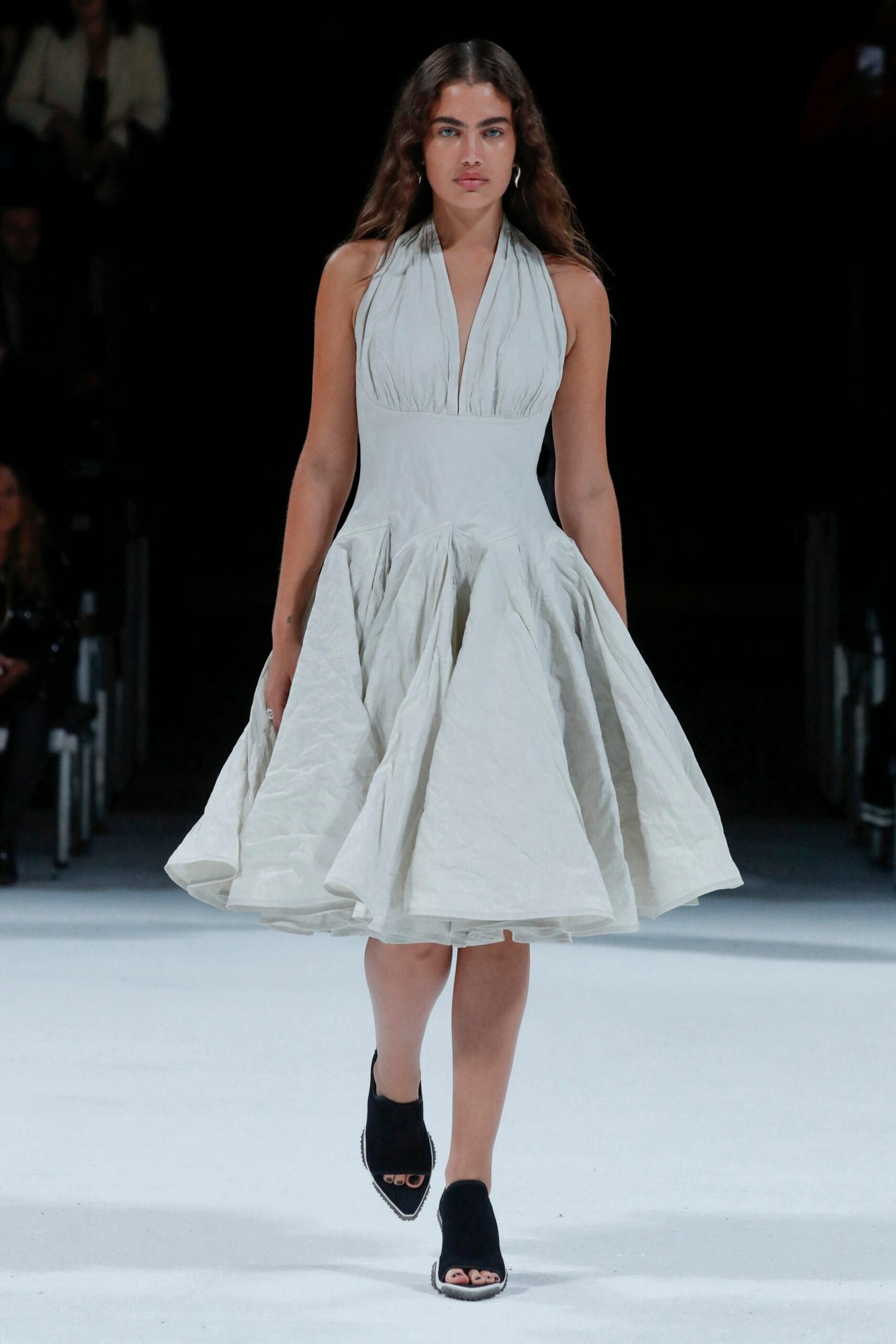 Bottega Veneta Detroit Salon 03 - Primavera de 2022 por RUNWAY MAGAZINE
