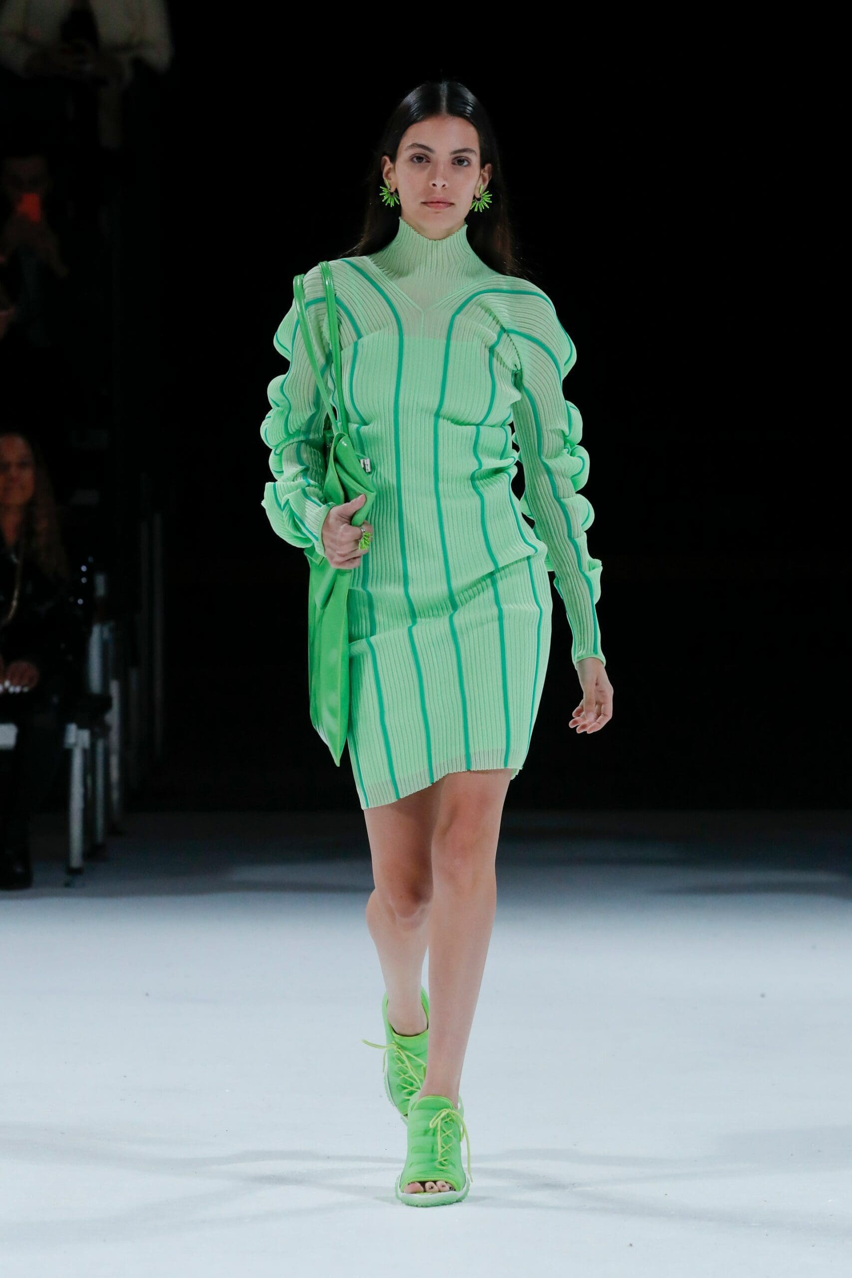 Bottega Veneta Detroit Salon 03 - Primavera de 2022 por RUNWAY MAGAZINE