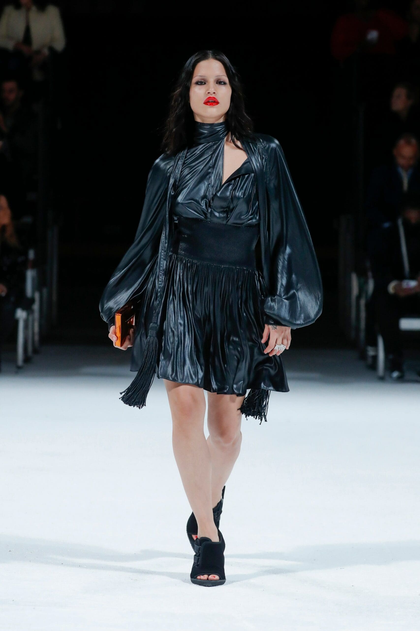 Bottega Veneta Detroit Salon 03 - Primavera de 2022 por RUNWAY MAGAZINE