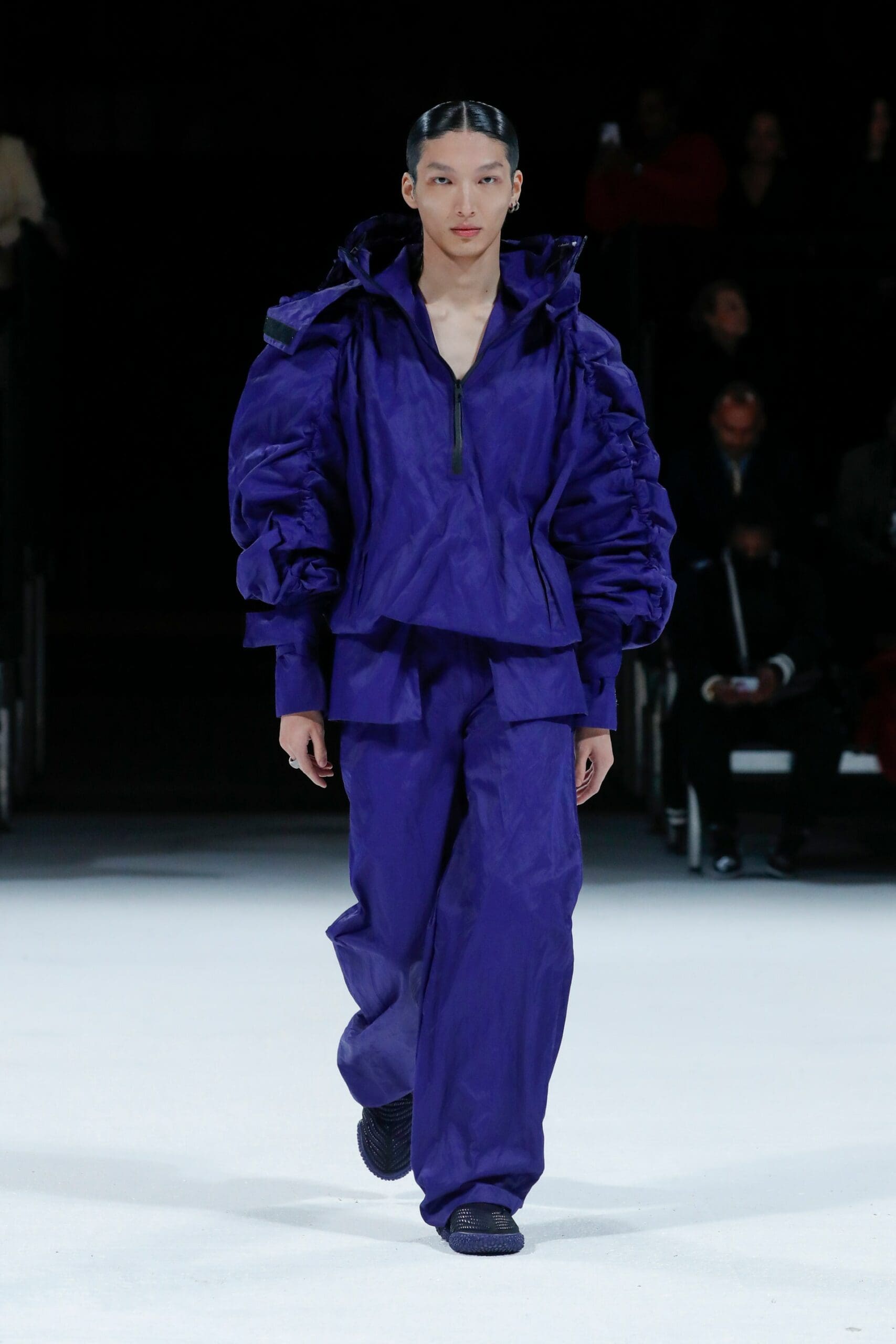 Bottega Veneta Detroit Salon 03 - Primavera de 2022 por RUNWAY MAGAZINE