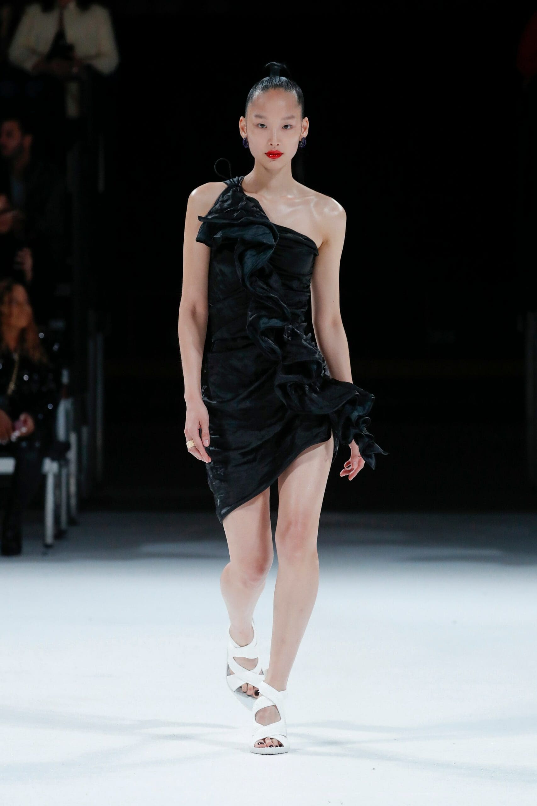 Bottega Veneta Detroit Salon 03 - Primavera de 2022 por RUNWAY MAGAZINE