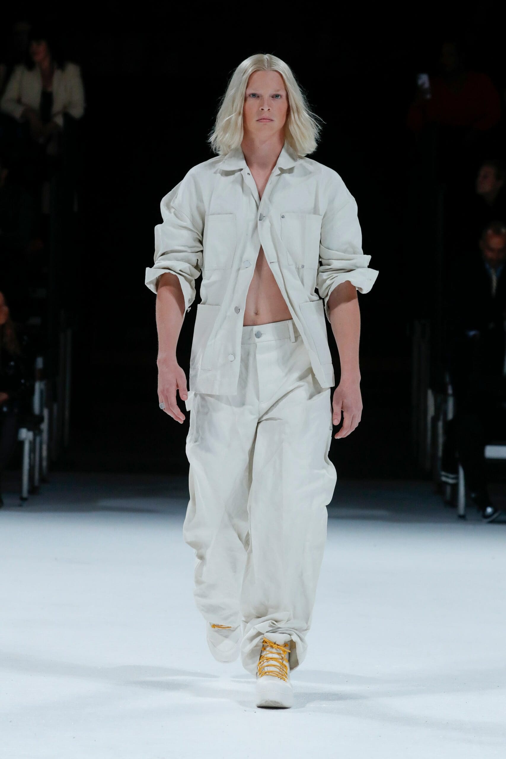 Bottega Veneta Detroit Salon 03 - Primavera de 2022 por RUNWAY MAGAZINE