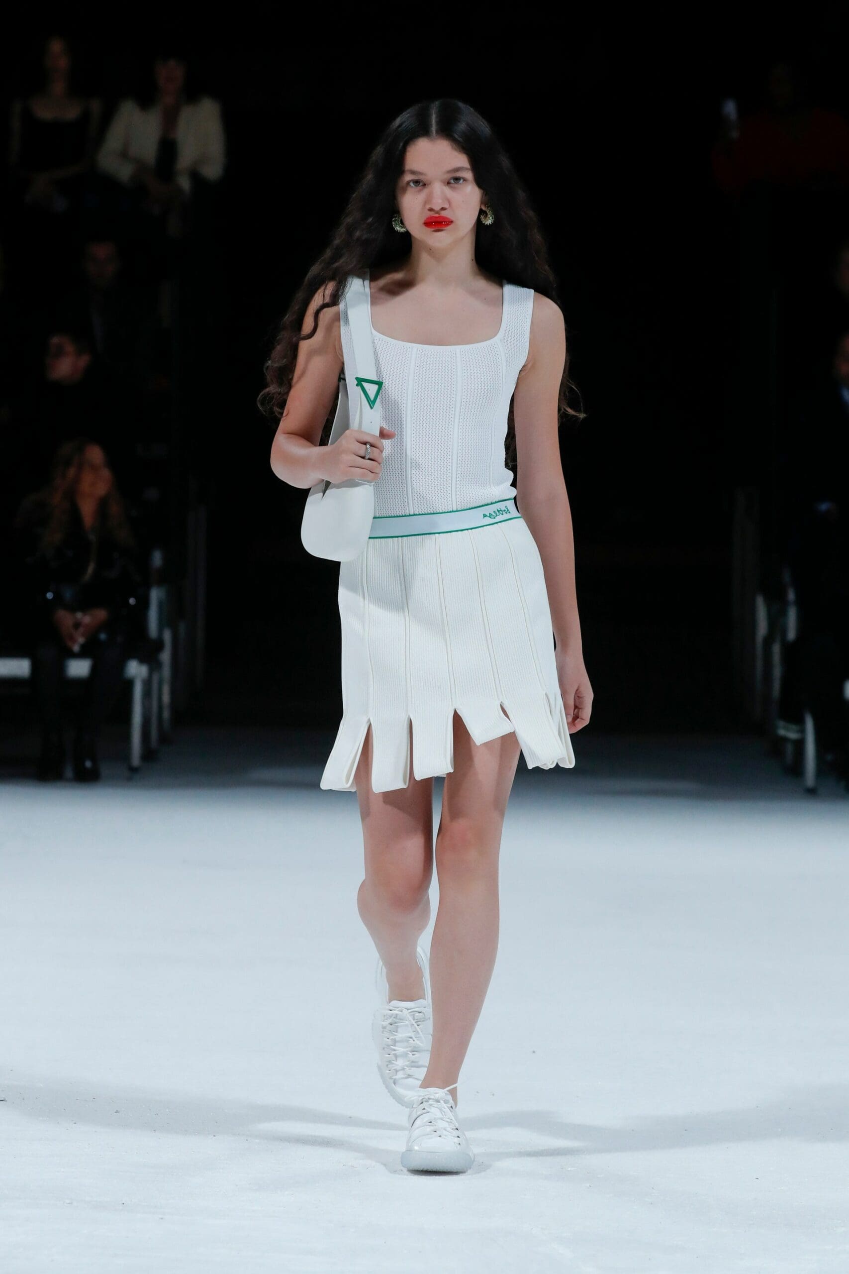 Bottega Veneta Detroit Salon 03 - Primavera de 2022 por RUNWAY MAGAZINE