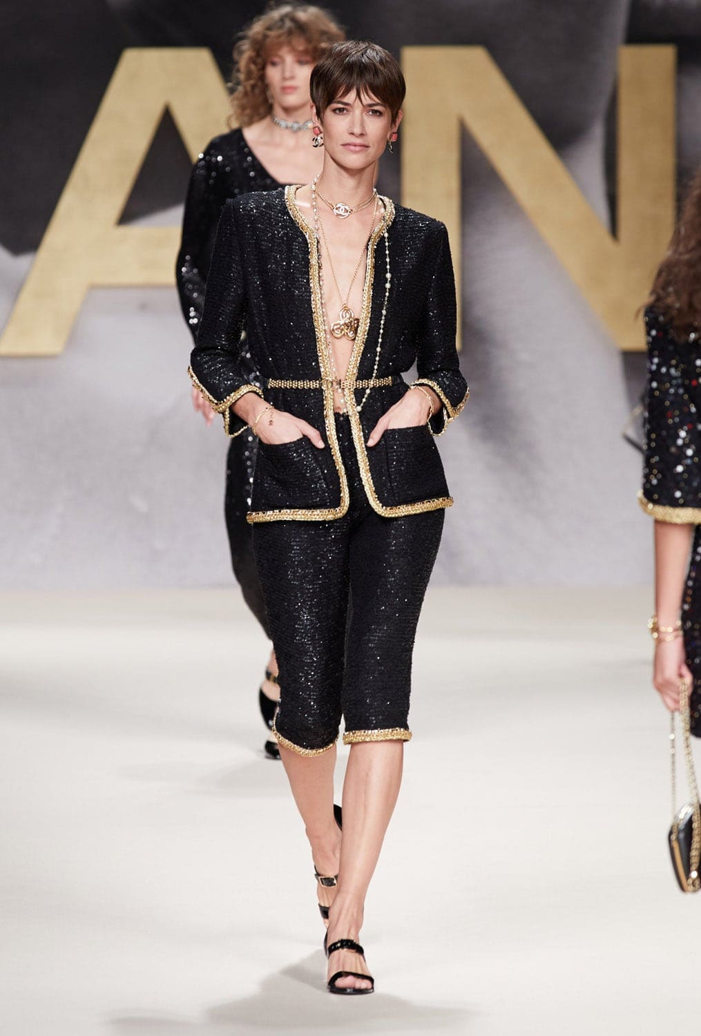 Chanel Spring Summer 2022 Ready-to-Wear by RUNWAY MAGAZINE