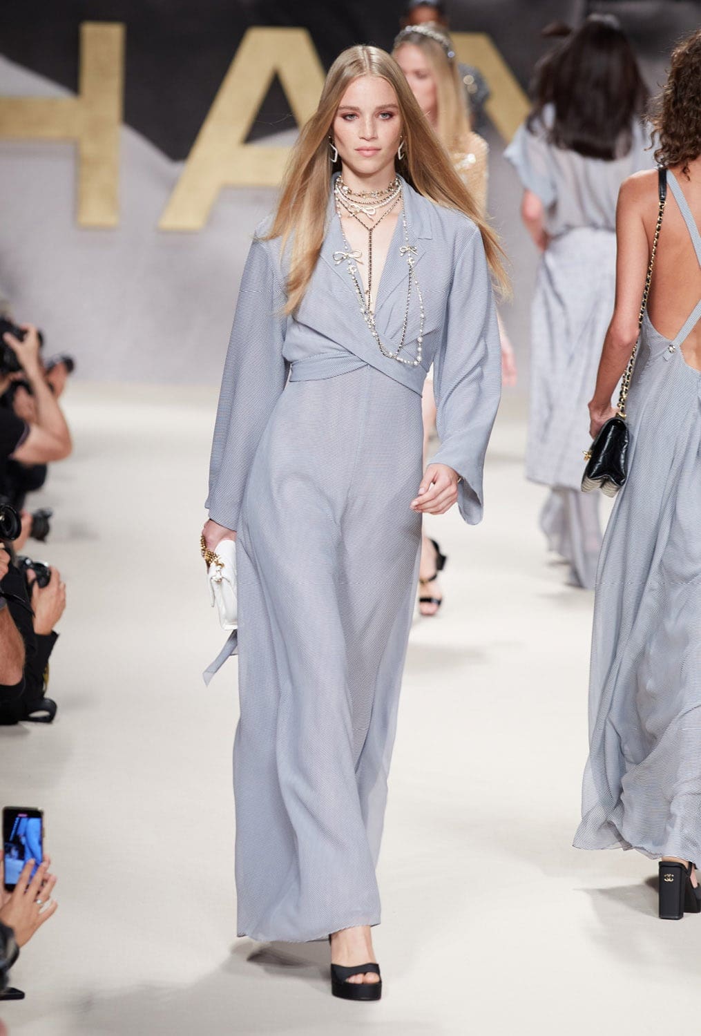 Chanel Spring Summer 2022 Ready-to-Wear by RUNWAY MAGAZINE