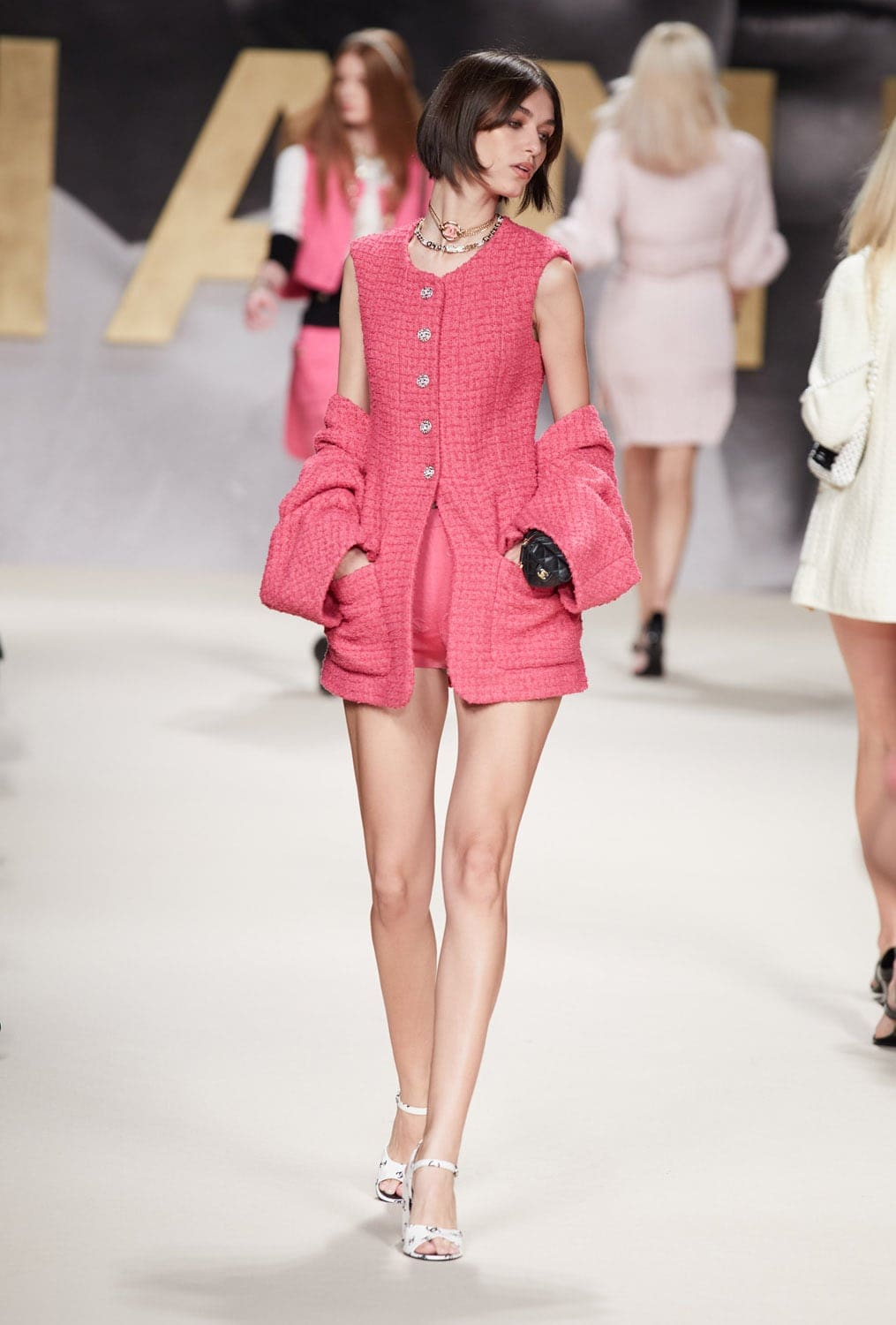 Chanel Spring Summer 2022 Ready-to-Wear by RUNWAY MAGAZINE