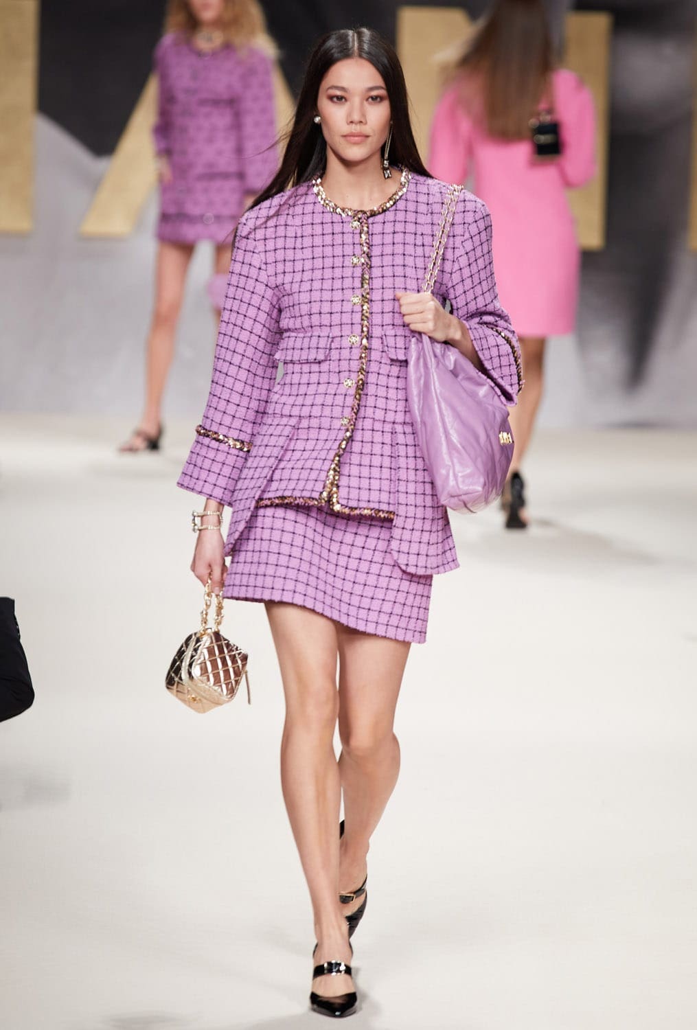 Chanel Spring Summer 2022 Ready-to-Wear by RUNWAY MAGAZINE