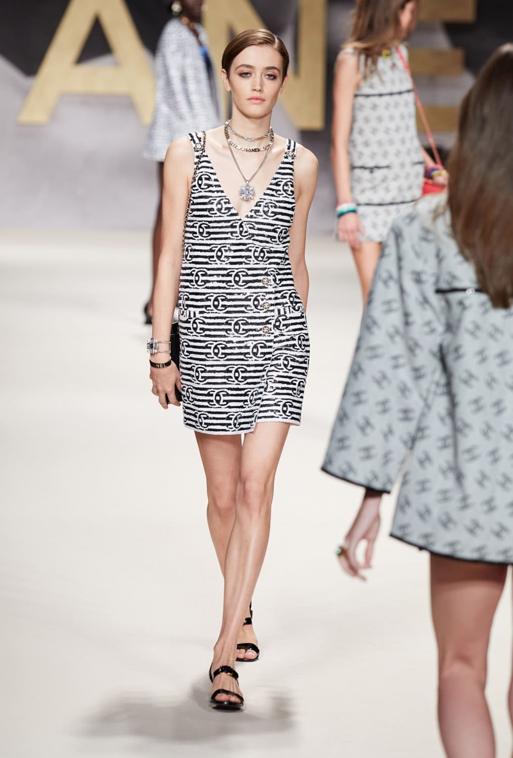 Chanel Spring Summer 2022 Ready-to-Wear by RUNWAY MAGAZINE