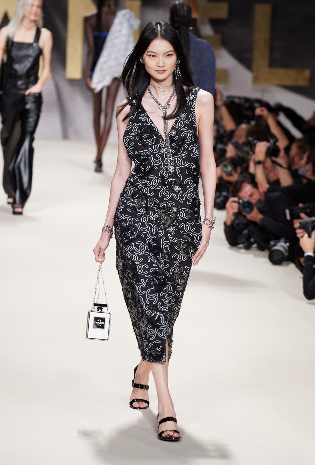 Chanel Spring Summer 2022 Ready-to-Wear by RUNWAY MAGAZINE