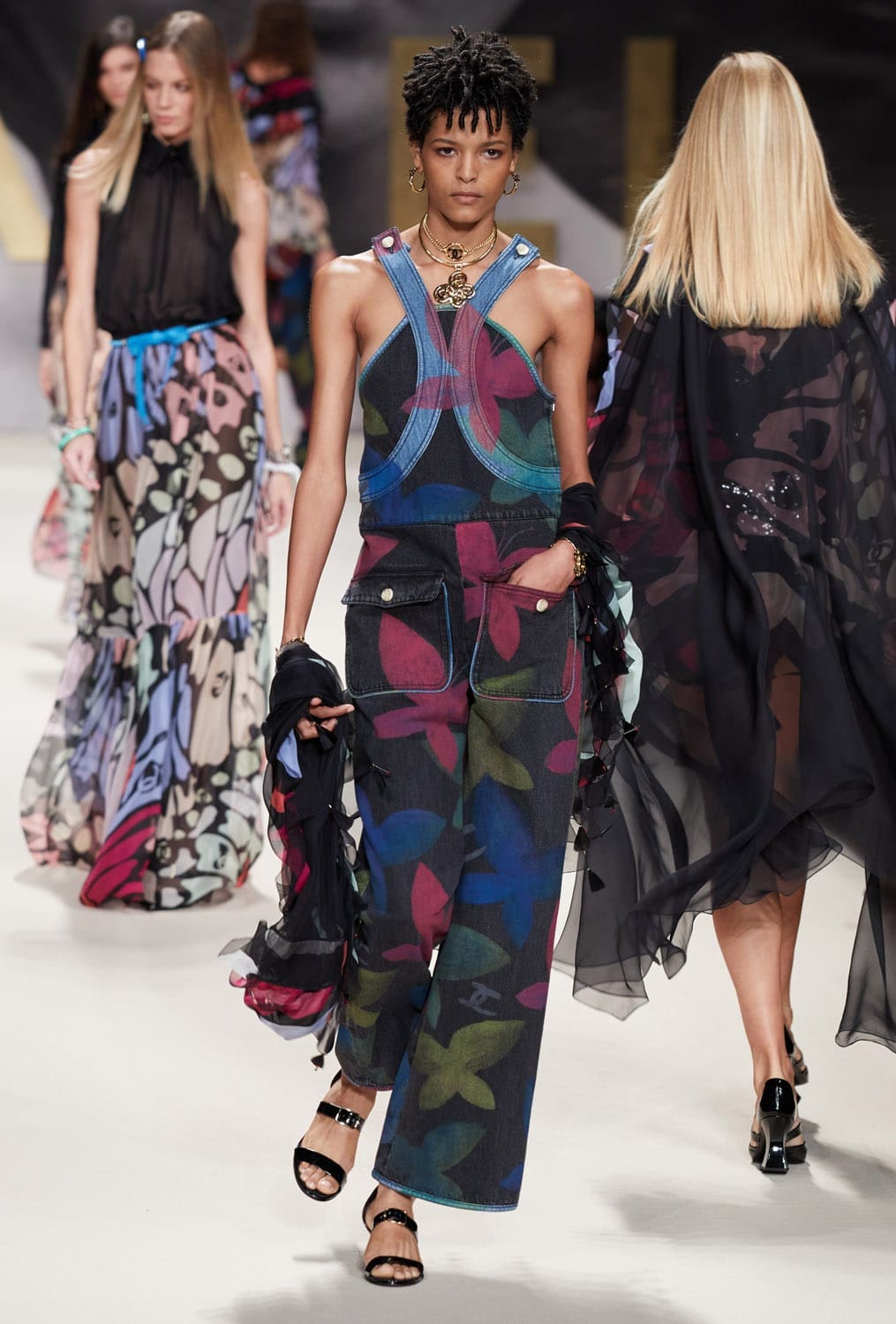 Chanel Spring Summer 2022 Ready-to-Wear by RUNWAY MAGAZINE