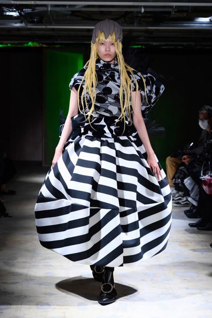 Comme des Garçons Spring Summer 2022 by RUNWAY MAGAZINE