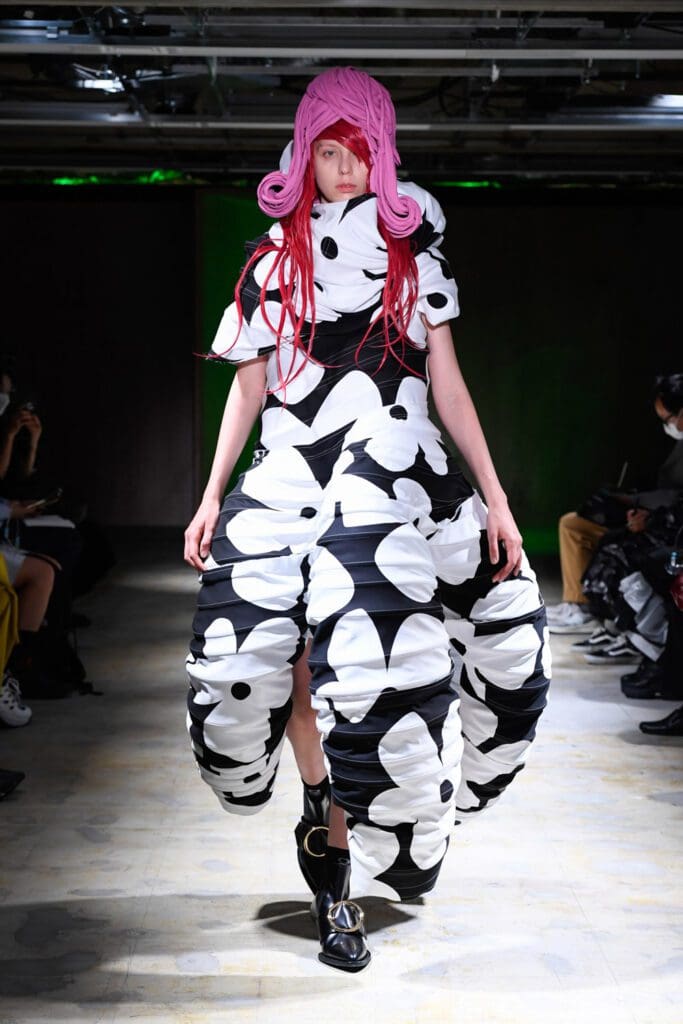 Comme des Garçons Spring Summer 2022 by RUNWAY MAGAZINE