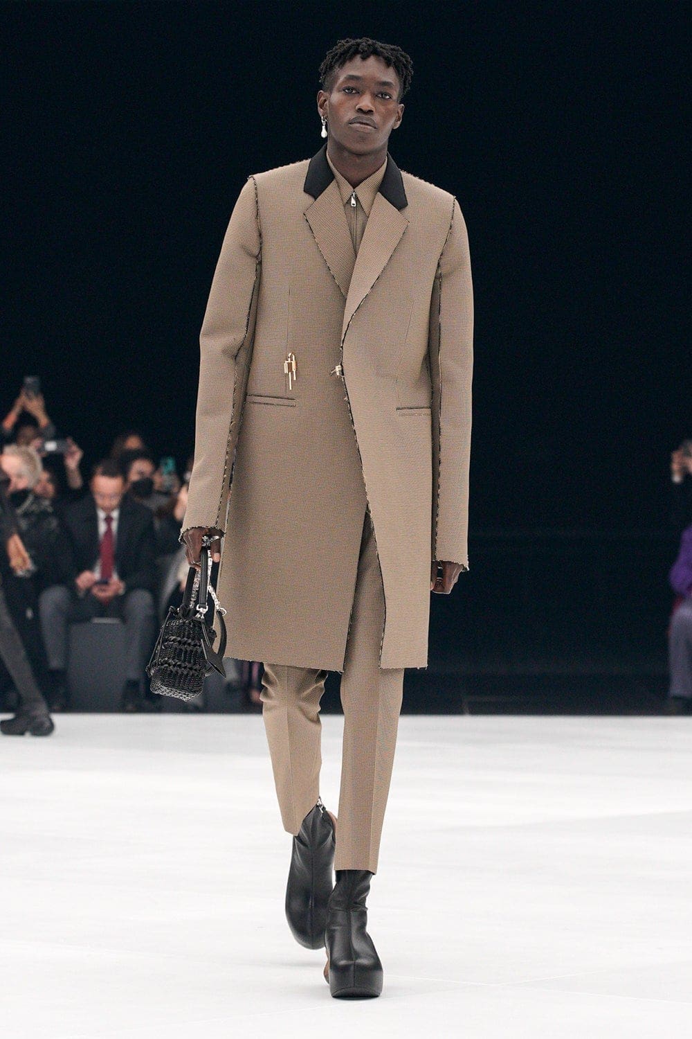 Givenchy Весна-Лето 2022 от RUNWAY ЖУРНАЛ
