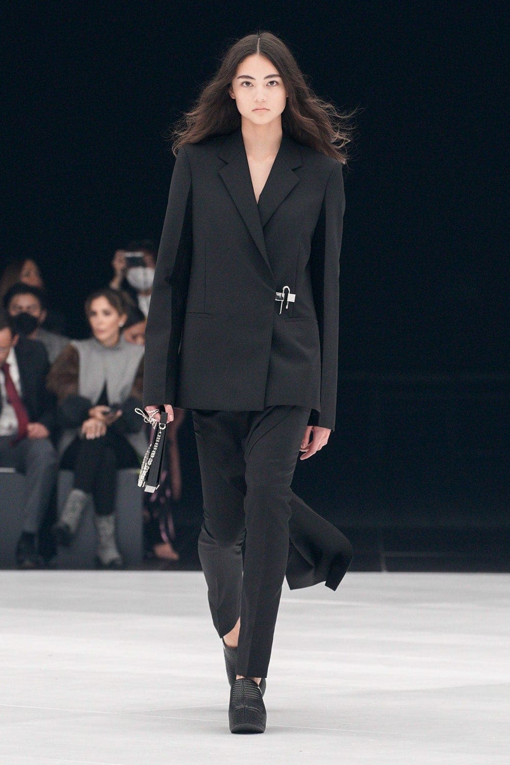 Givenchy Весна-Лето 2022 от RUNWAY ЖУРНАЛ