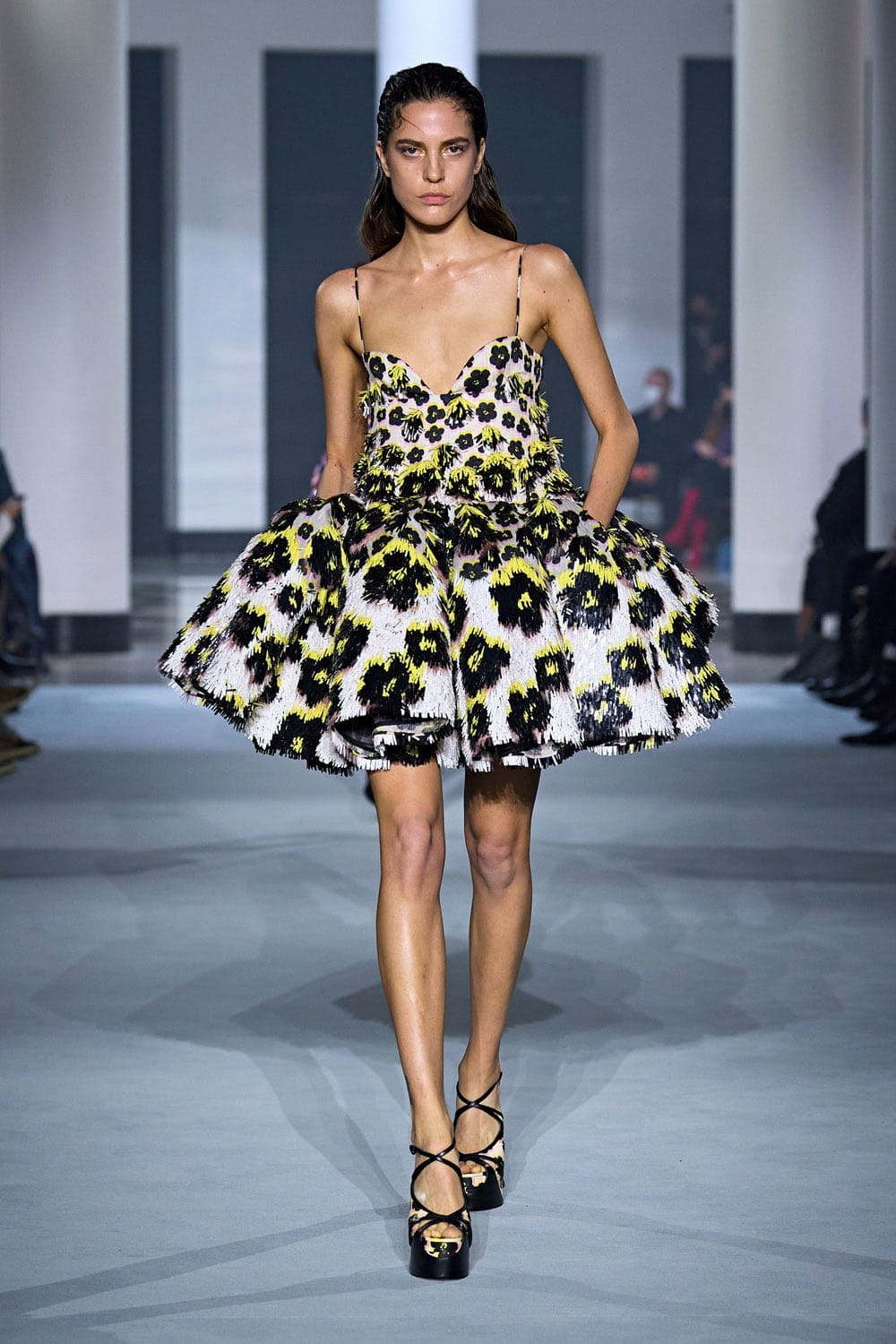 Lanvin Spring Summer 2022 Batman por RUNWAY MAGAZINE