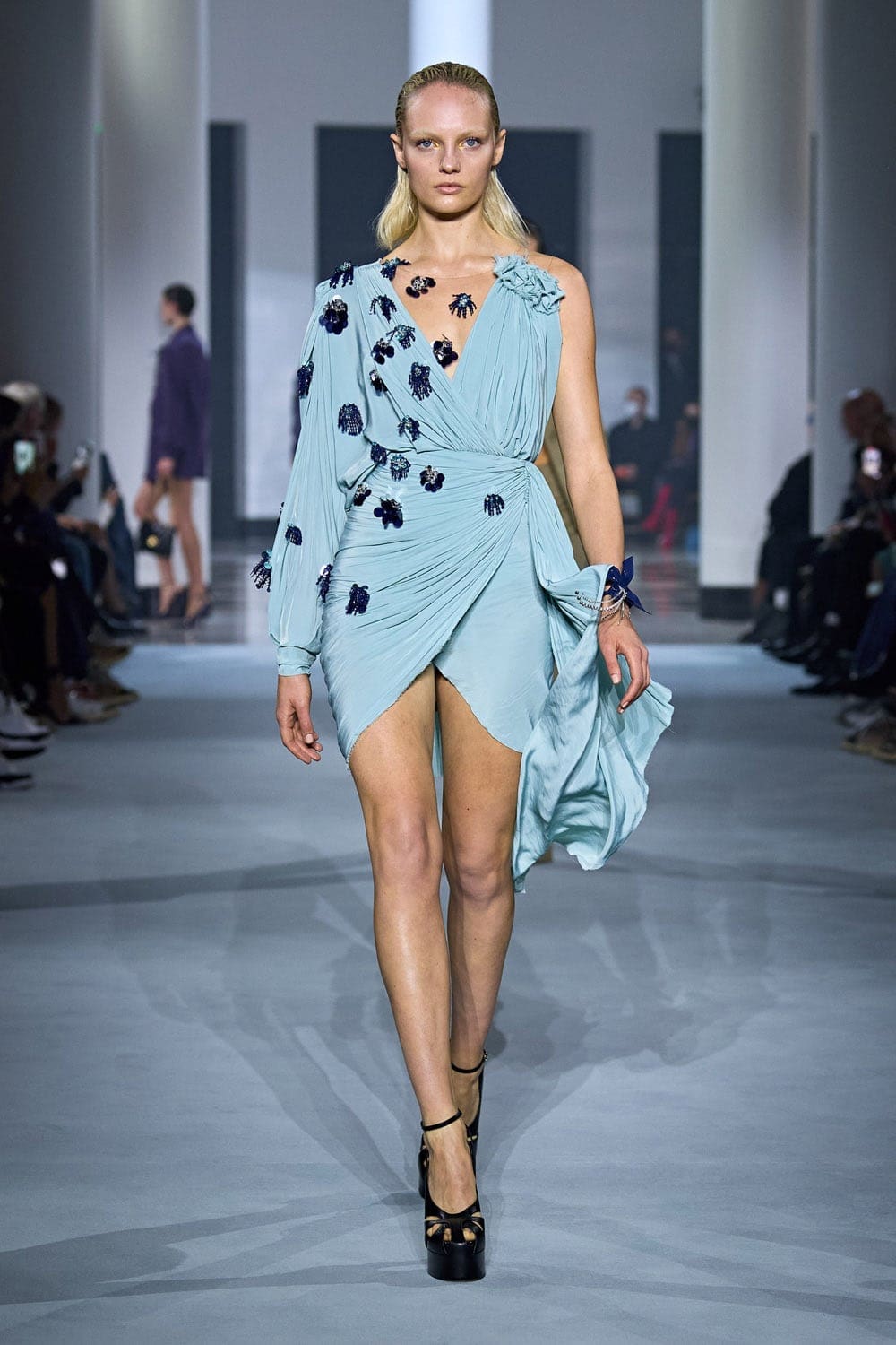 Lanvin Spring Summer 2022 Batman por RUNWAY MAGAZINE