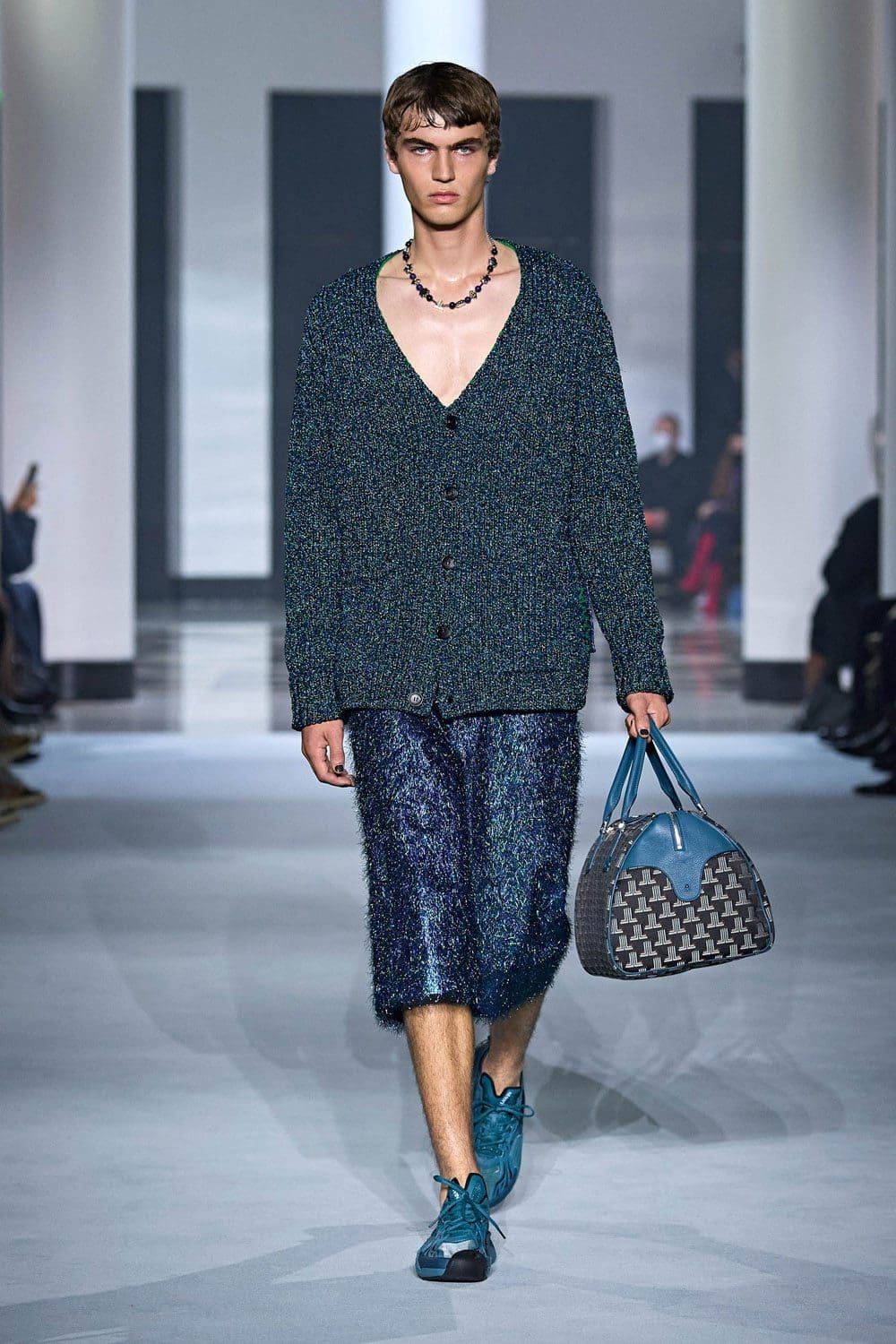 Lanvin Spring Summer 2022 Batman por RUNWAY MAGAZINE