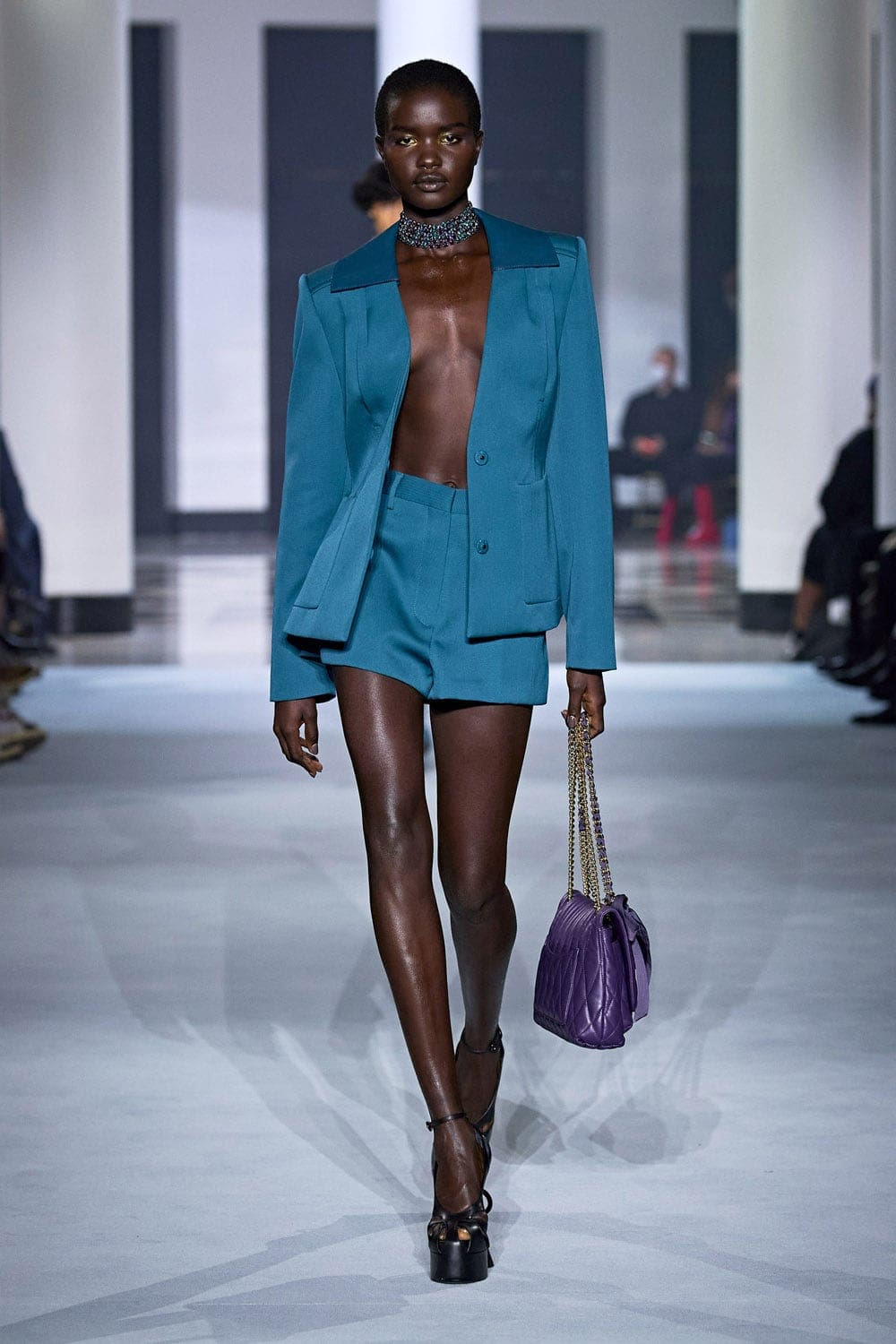 Lanvin Spring Summer 2022 Batman por RUNWAY MAGAZINE