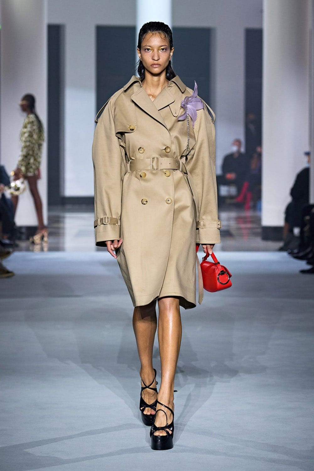 Lanvin Spring Summer 2022 Batman por RUNWAY MAGAZINE