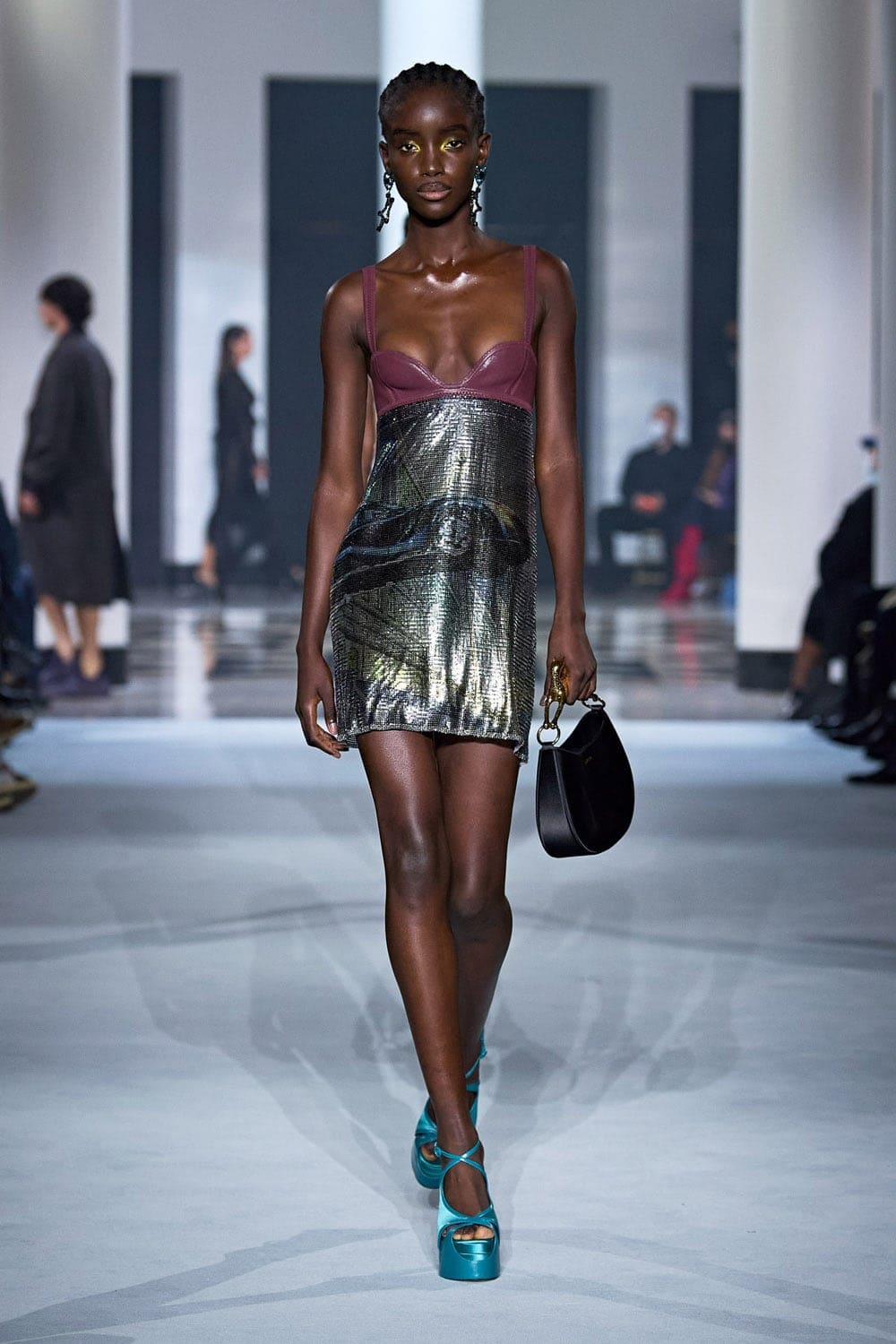 Lanvin Spring Summer 2022 Batman por RUNWAY MAGAZINE