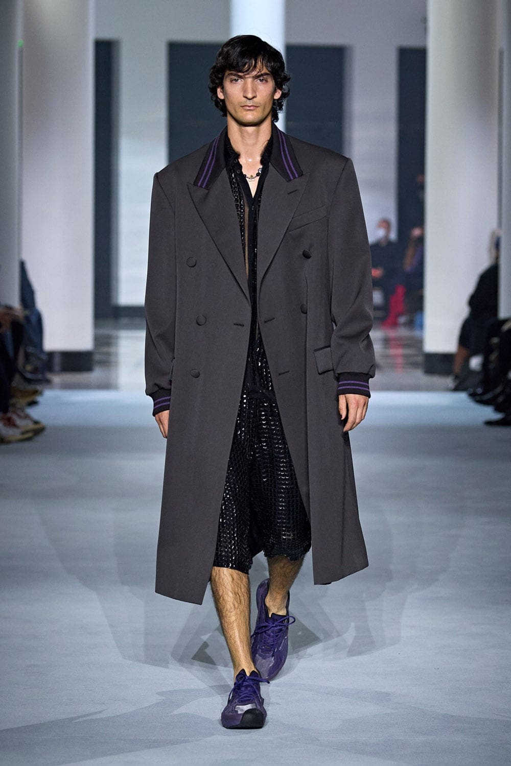Lanvin Spring Summer 2022 Batman por RUNWAY MAGAZINE