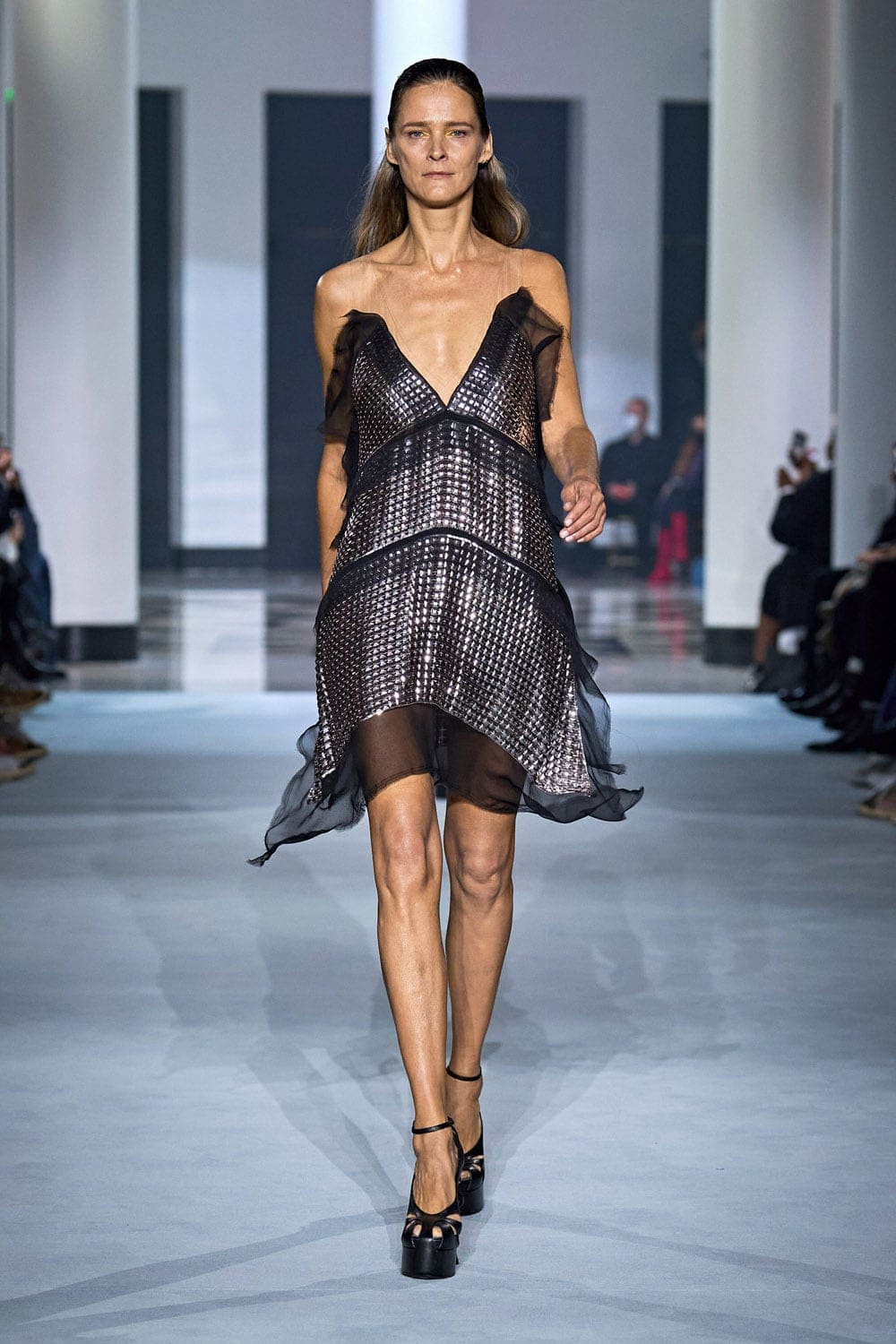 Lanvin Spring Summer 2022 Batman por RUNWAY MAGAZINE