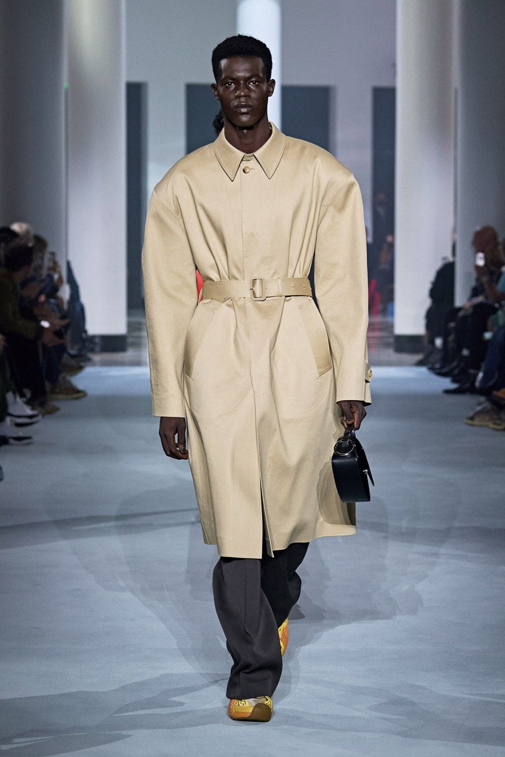 Lanvin Spring Summer 2022 Batman por RUNWAY MAGAZINE