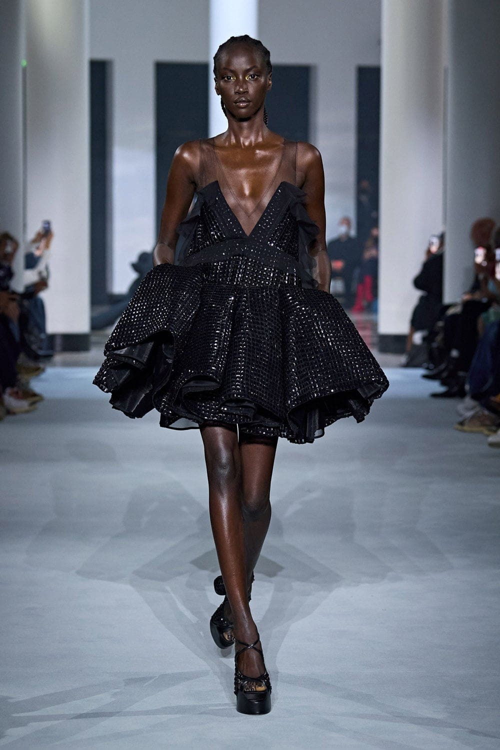 Lanvin Spring Summer 2022 Batman por RUNWAY MAGAZINE