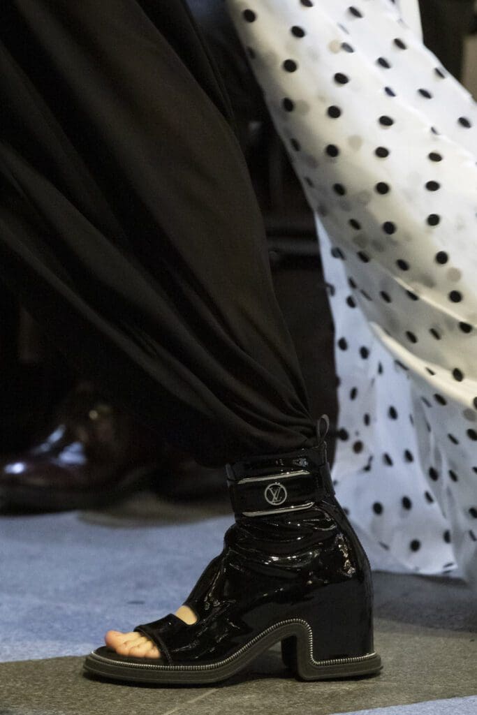 Louis Vuitton Spring Summer 2022 Details by RUNWAY MAGAZINE