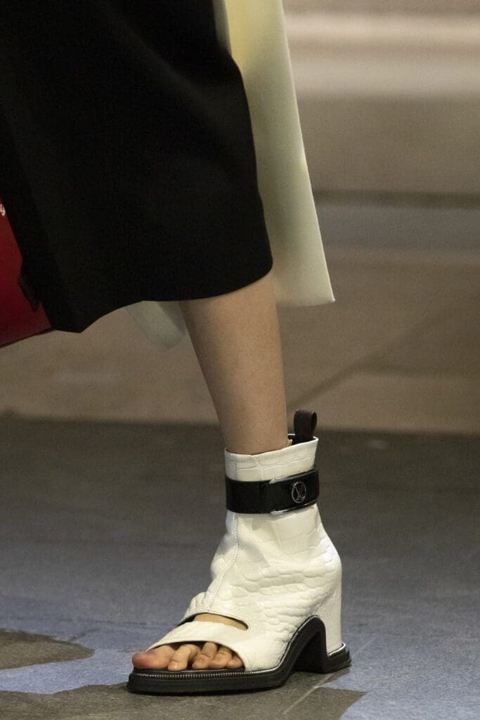 Louis Vuitton Spring Summer 2022 Details by RUNWAY MAGAZINE