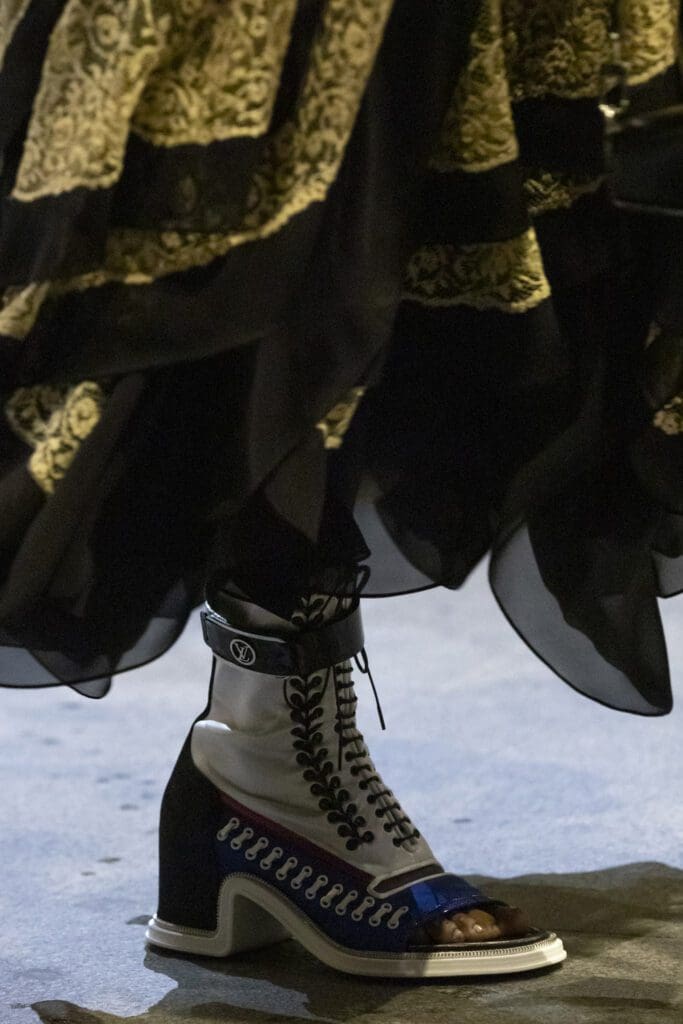 Louis Vuitton Spring Summer 2022 Details by RUNWAY MAGAZINE