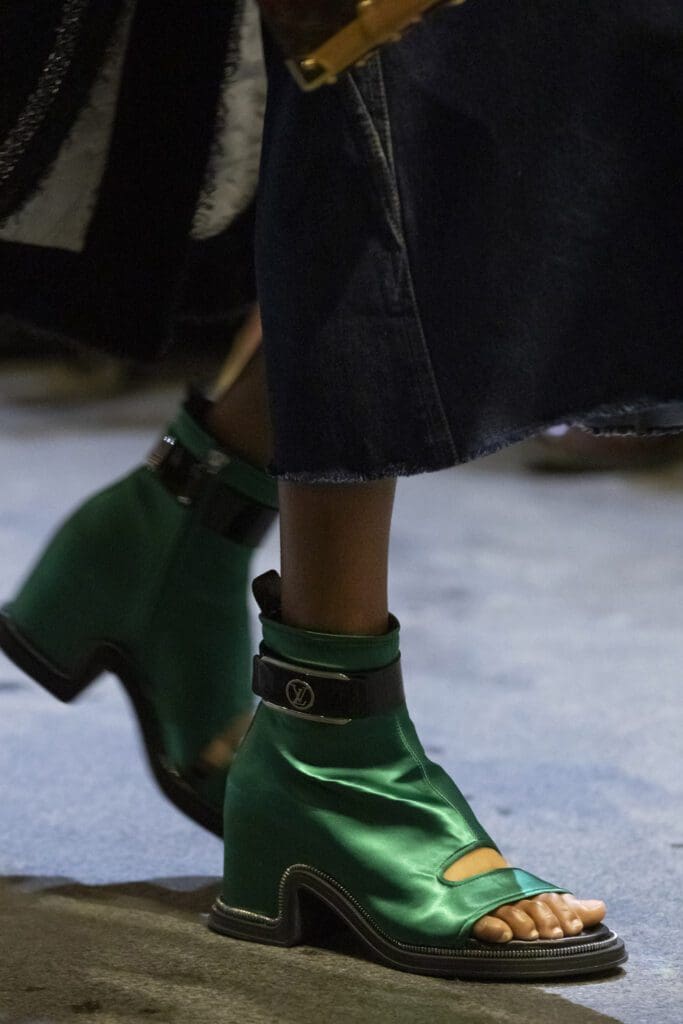 Louis Vuitton Spring Summer 2022 Details by RUNWAY MAGAZINE