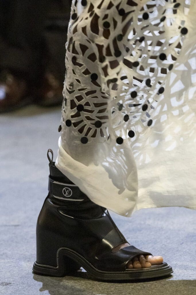 Louis Vuitton Spring Summer 2022 Details by RUNWAY MAGAZINE