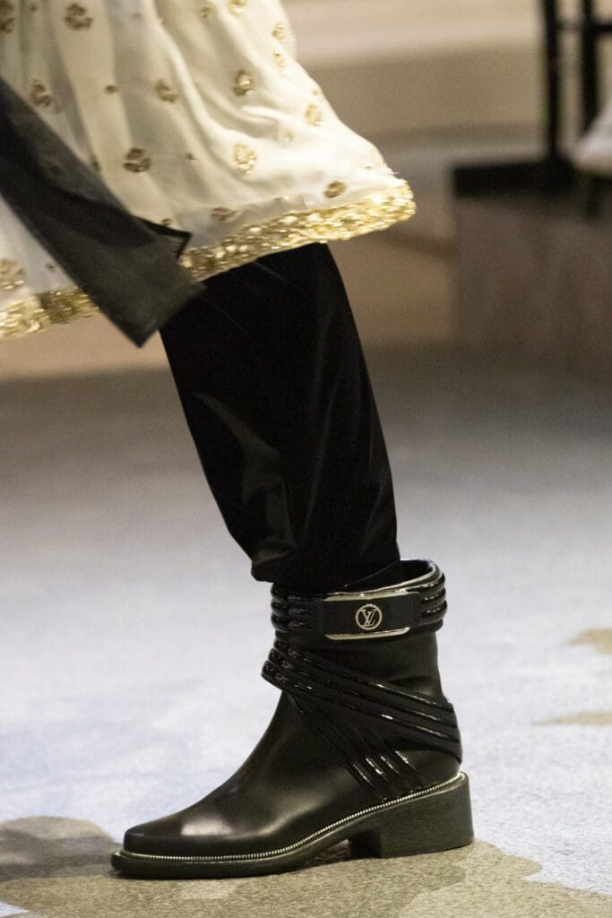 Louis Vuitton Spring Summer 2022 Details by RUNWAY MAGAZINE