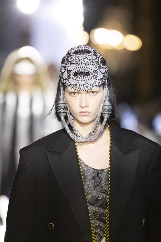 Louis Vuitton Spring Summer 2022 Details bLouis Vuitton Spring Summer 2022 Details by RUNWAY MAGAZINEy RUNWAY MAGAZINE