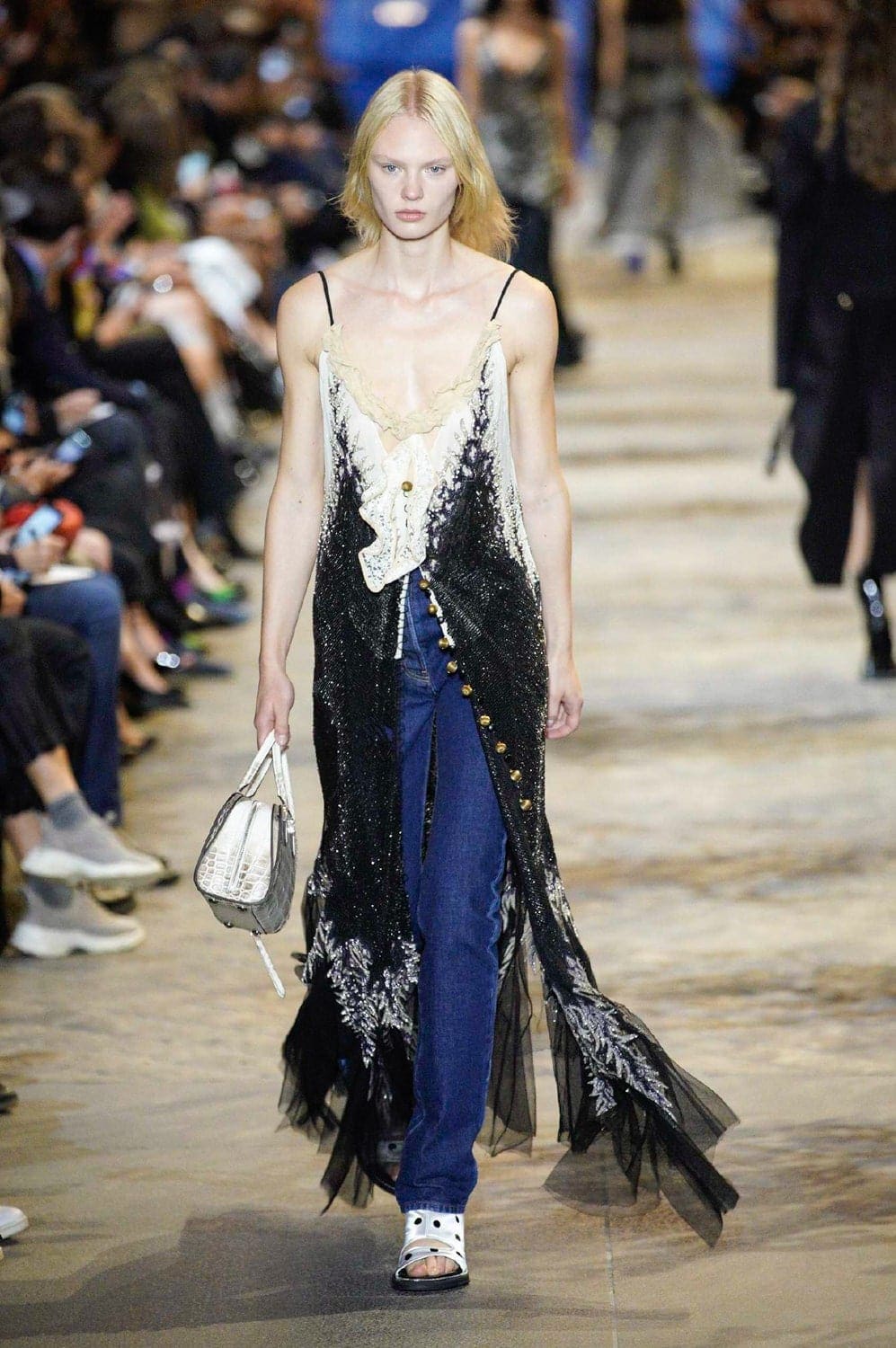 Louis Vuitton Весна-Лето 2022 от RUNWAY ЖУРНАЛ