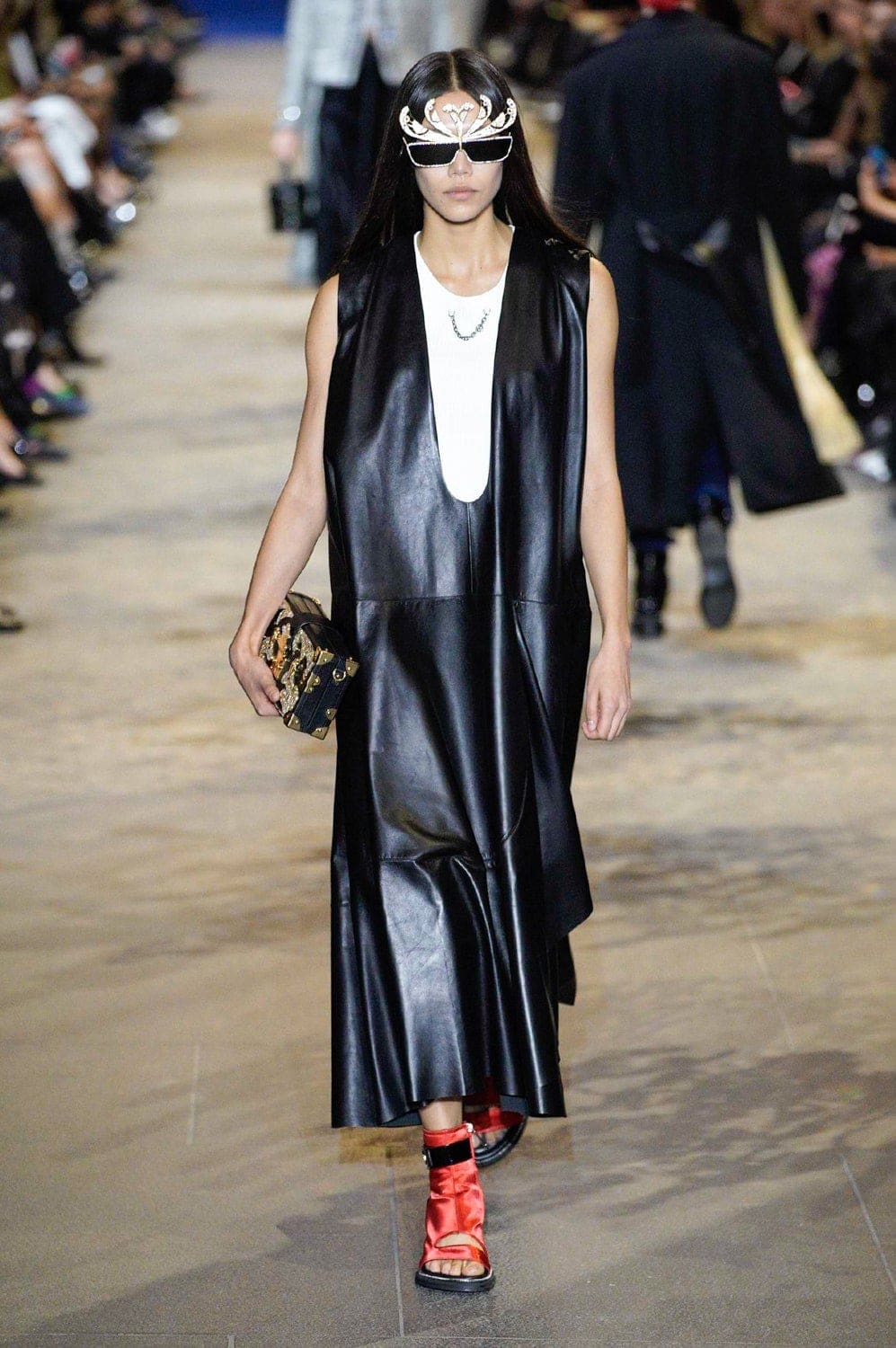 Louis Vuitton Весна-Лето 2022 от RUNWAY ЖУРНАЛ