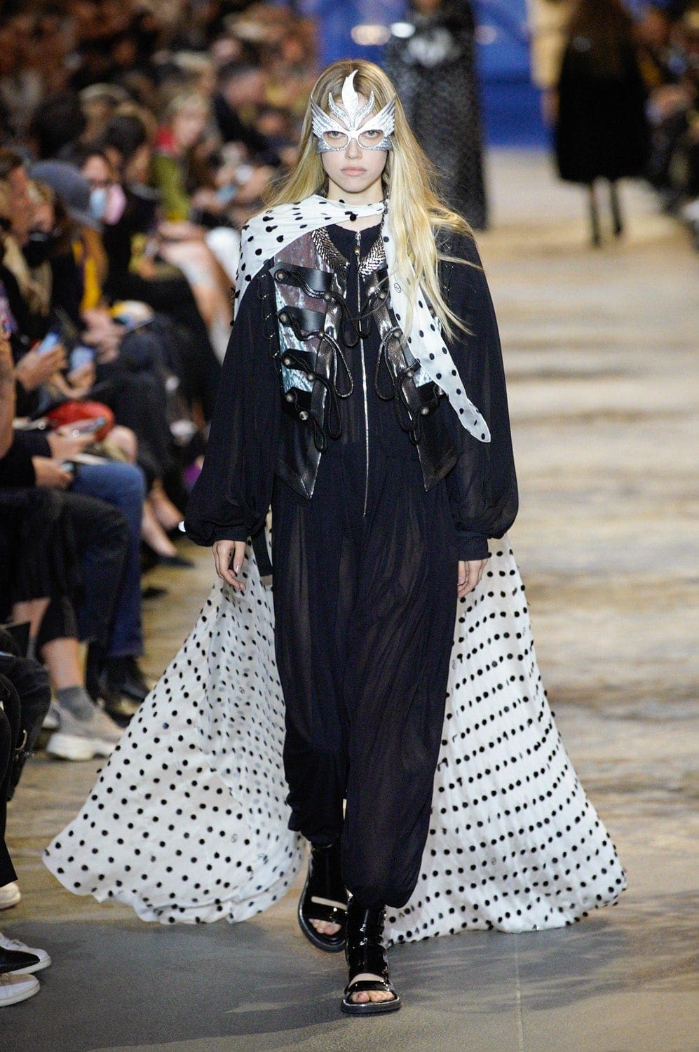 Louis Vuitton Весна-Лето 2022 от RUNWAY ЖУРНАЛ