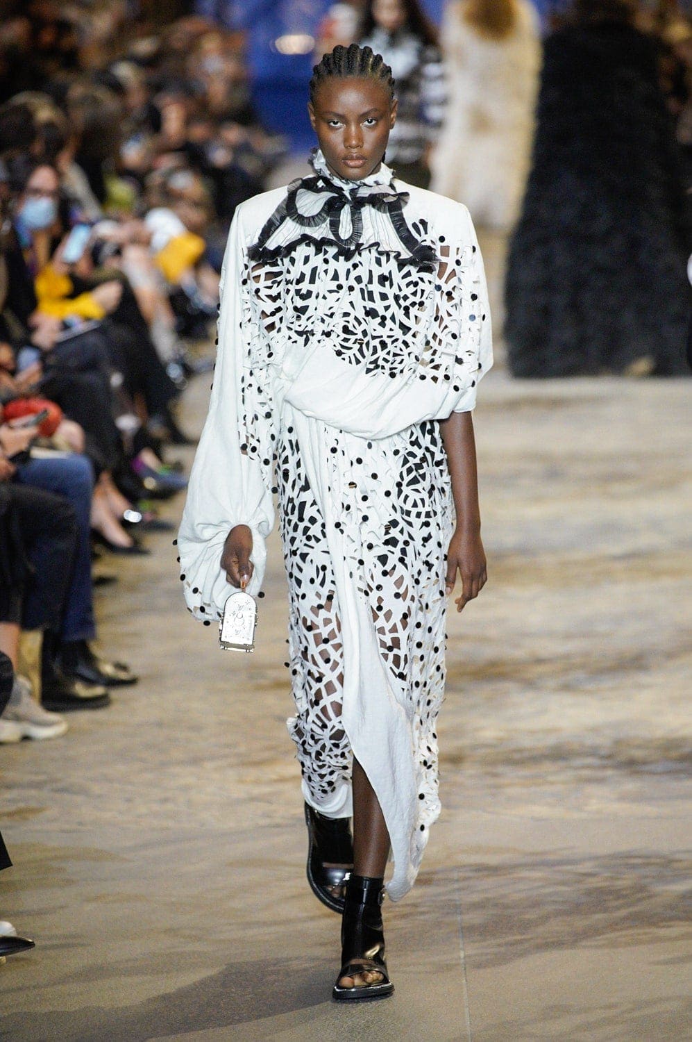 Louis Vuitton Весна-Лето 2022 от RUNWAY ЖУРНАЛ