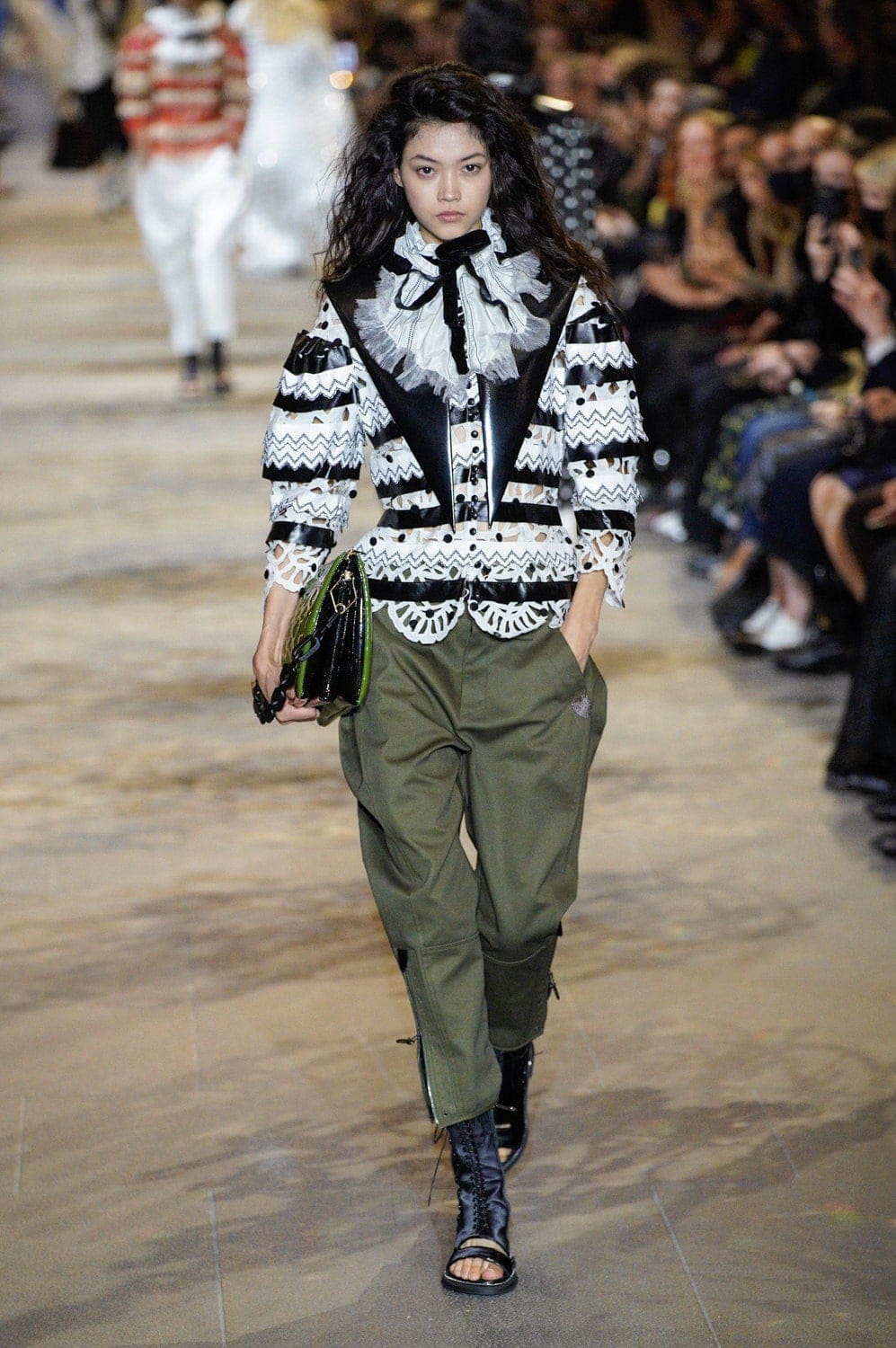 Louis Vuitton Весна-Лето 2022 от RUNWAY ЖУРНАЛ