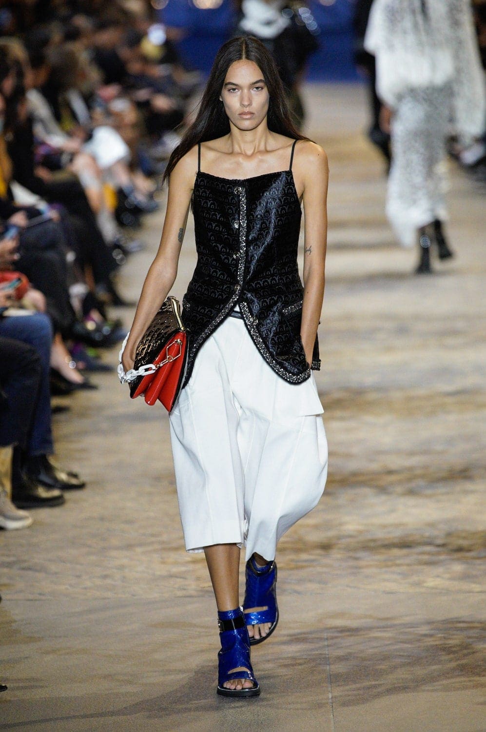 Louis Vuitton Весна-Лето 2022 от RUNWAY ЖУРНАЛ