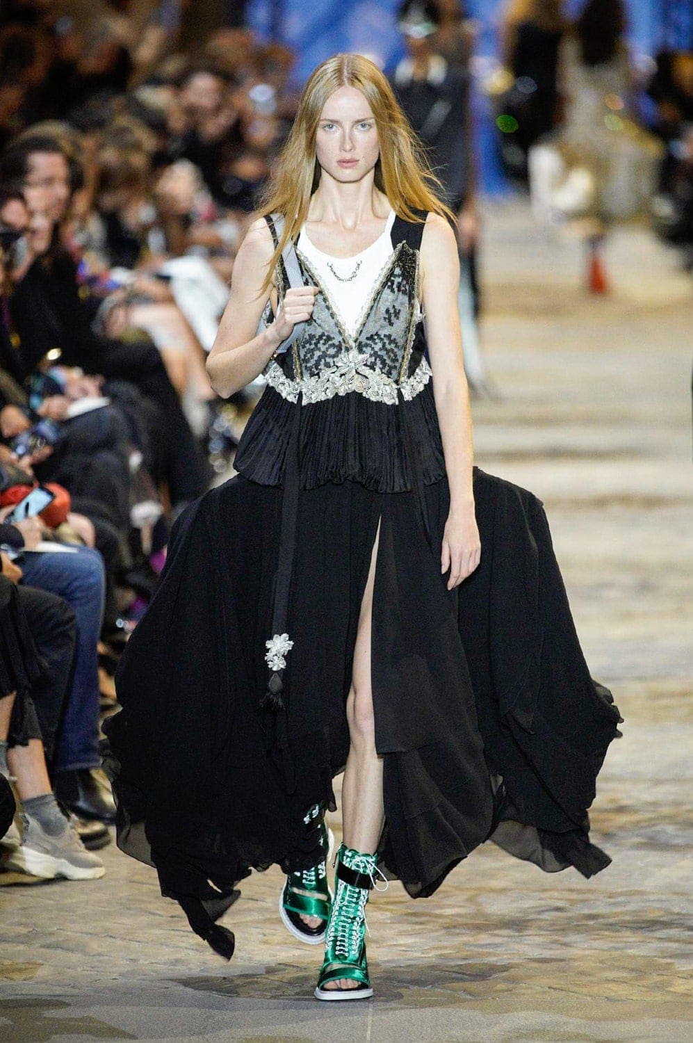 Louis Vuitton Весна-Лето 2022 от RUNWAY ЖУРНАЛ