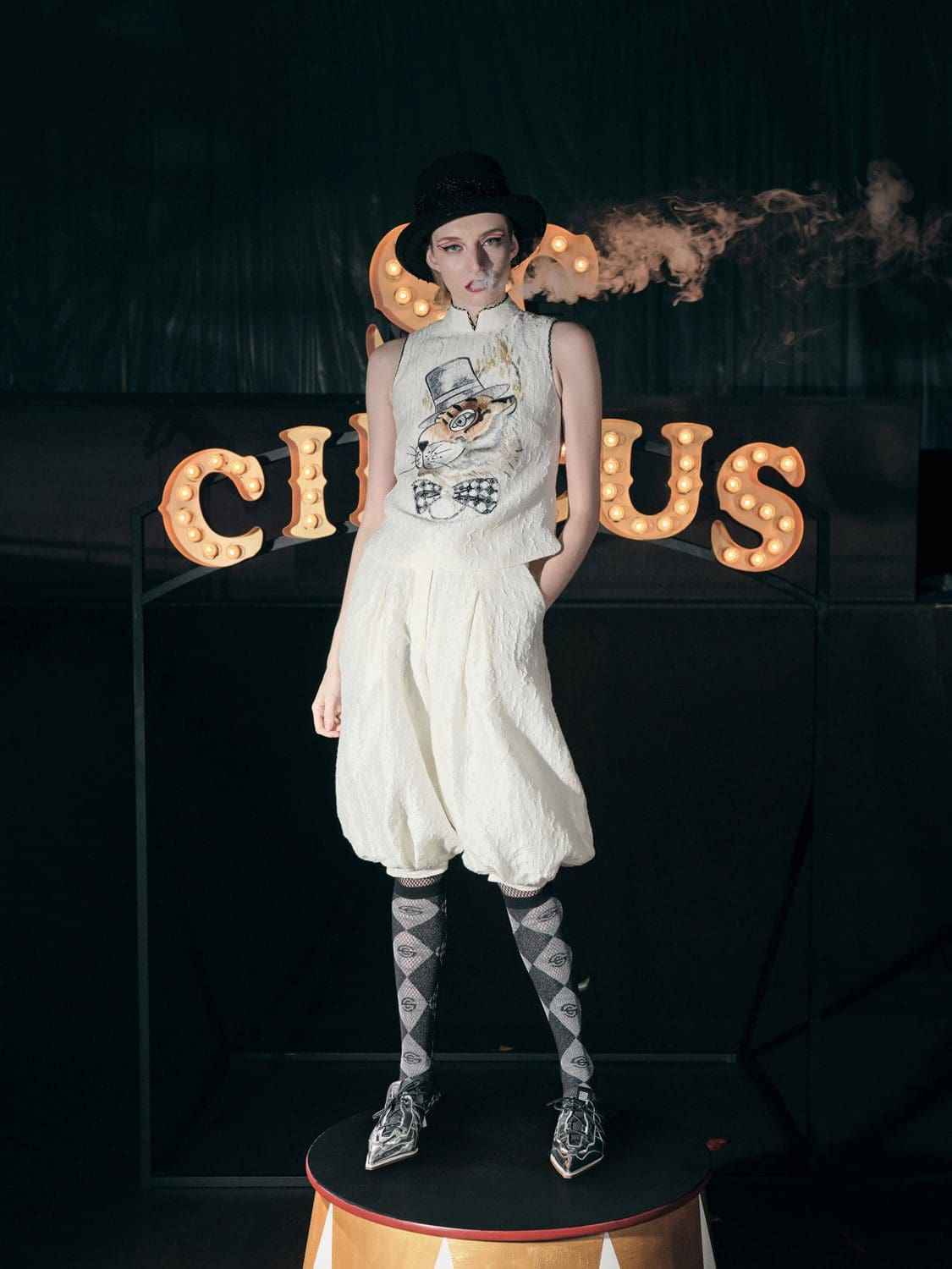Shiatzy Chen Spring Summer 2022 por RUNWAY MAGAZINE