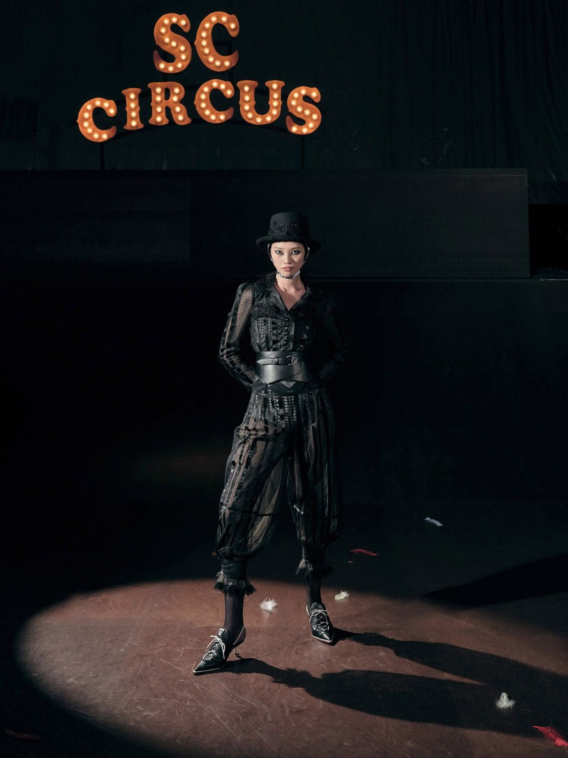 Shiatzy Chen Spring Summer 2022 por RUNWAY MAGAZINE