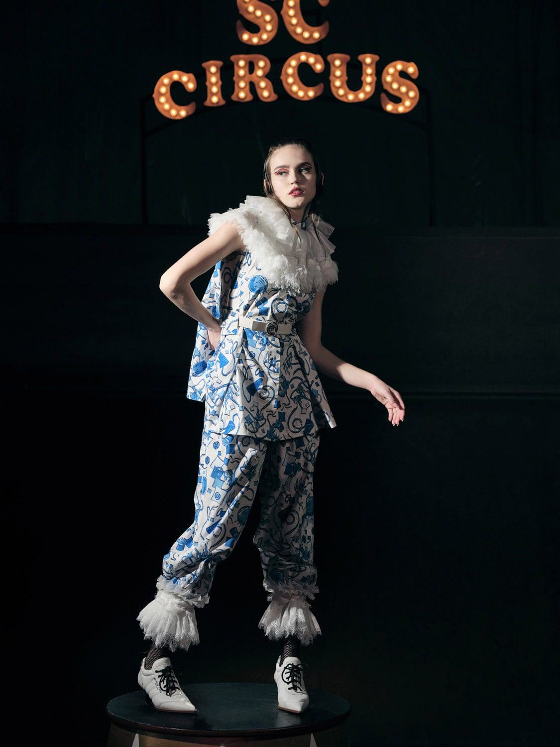 Shiatzy Chen Spring Summer 2022 por RUNWAY MAGAZINE