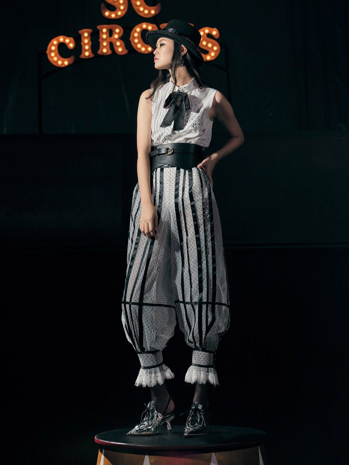 Shiatzy Chen Spring Summer 2022 por RUNWAY MAGAZINE