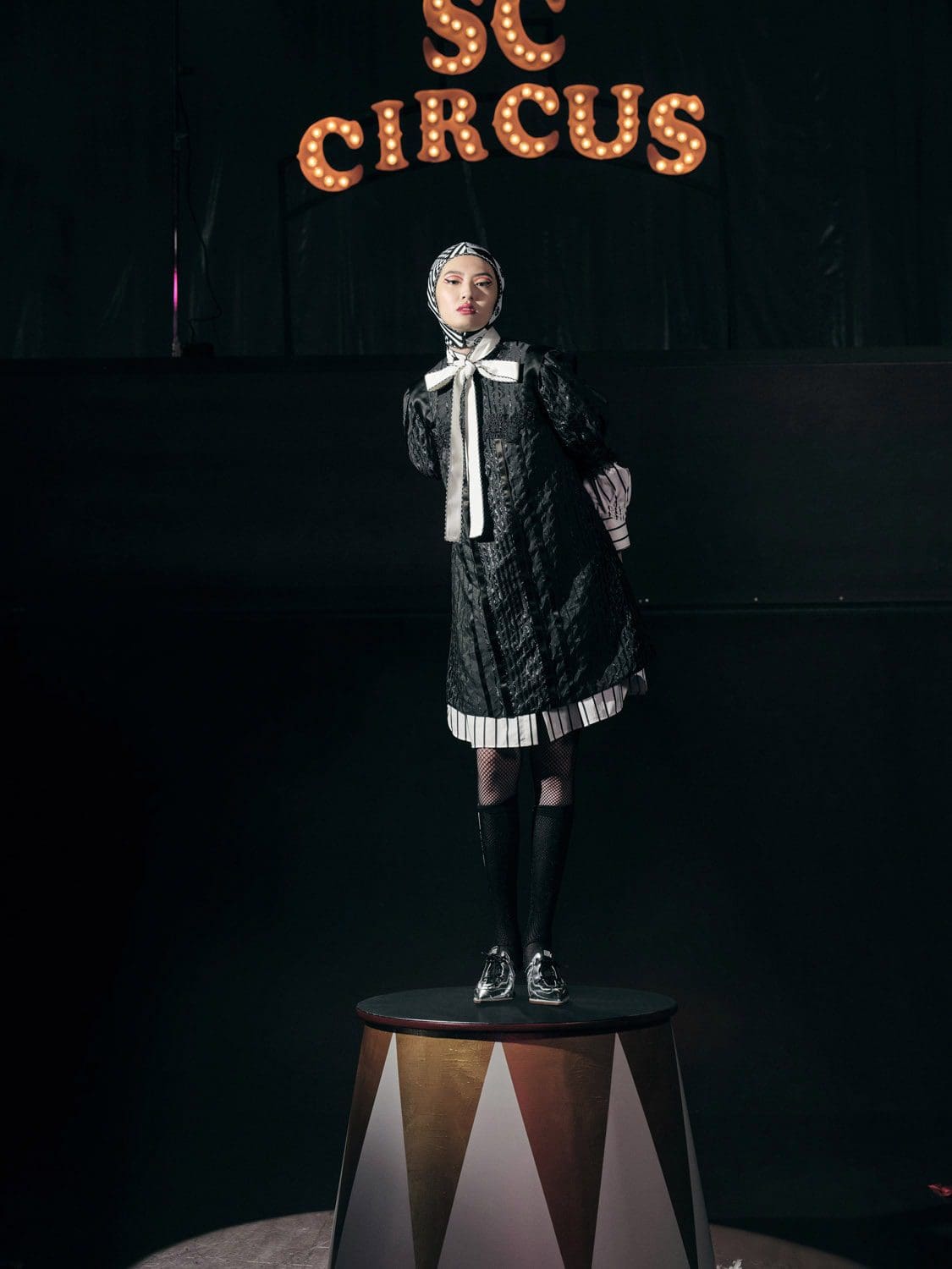 Shiatzy Chen Spring Summer 2022 por RUNWAY MAGAZINE