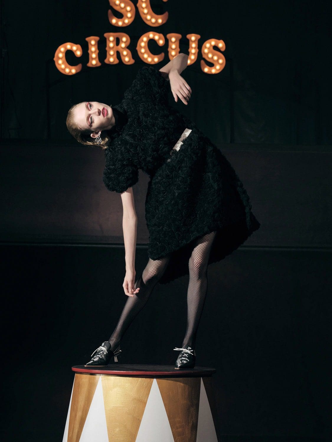 Shiatzy Chen Spring Summer 2022 por RUNWAY MAGAZINE