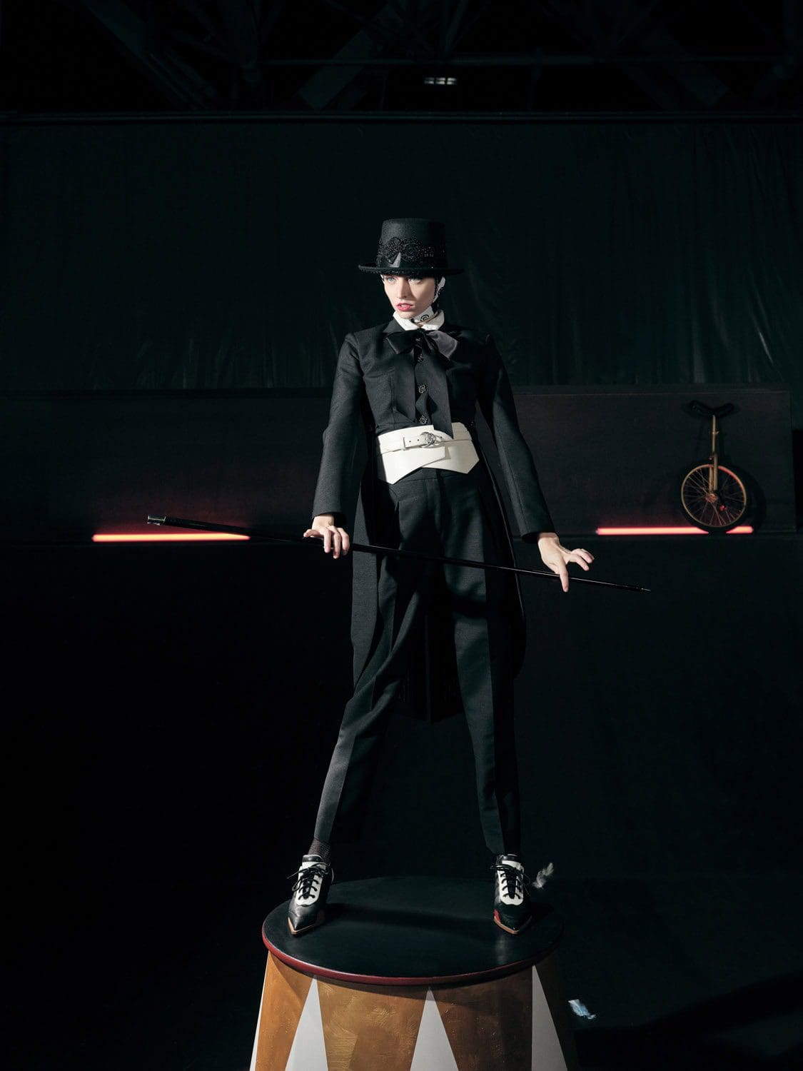 Shiatzy Chen Spring Summer 2022 por RUNWAY MAGAZINE