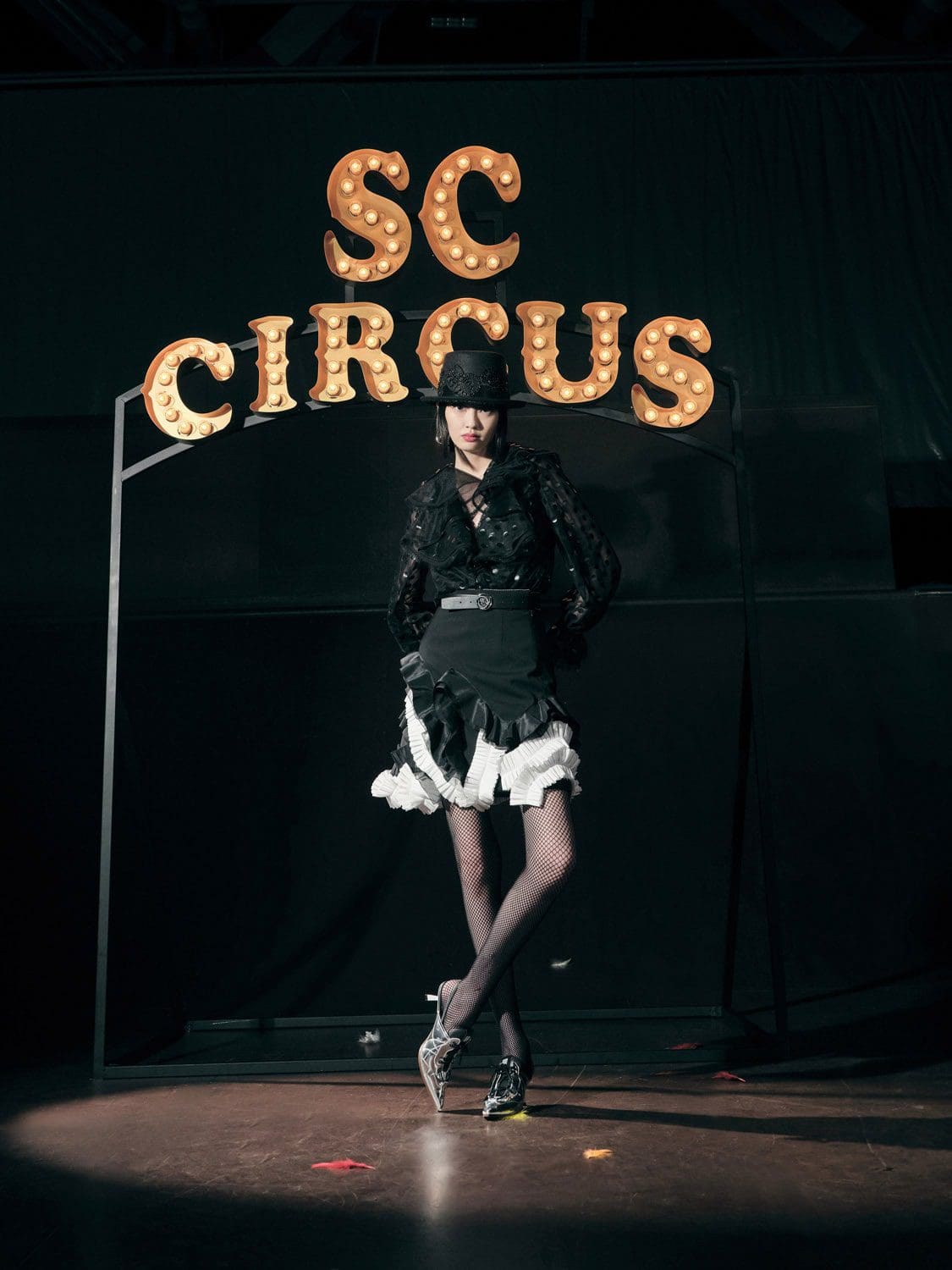 Shiatzy Chen Spring Summer 2022 por RUNWAY MAGAZINE